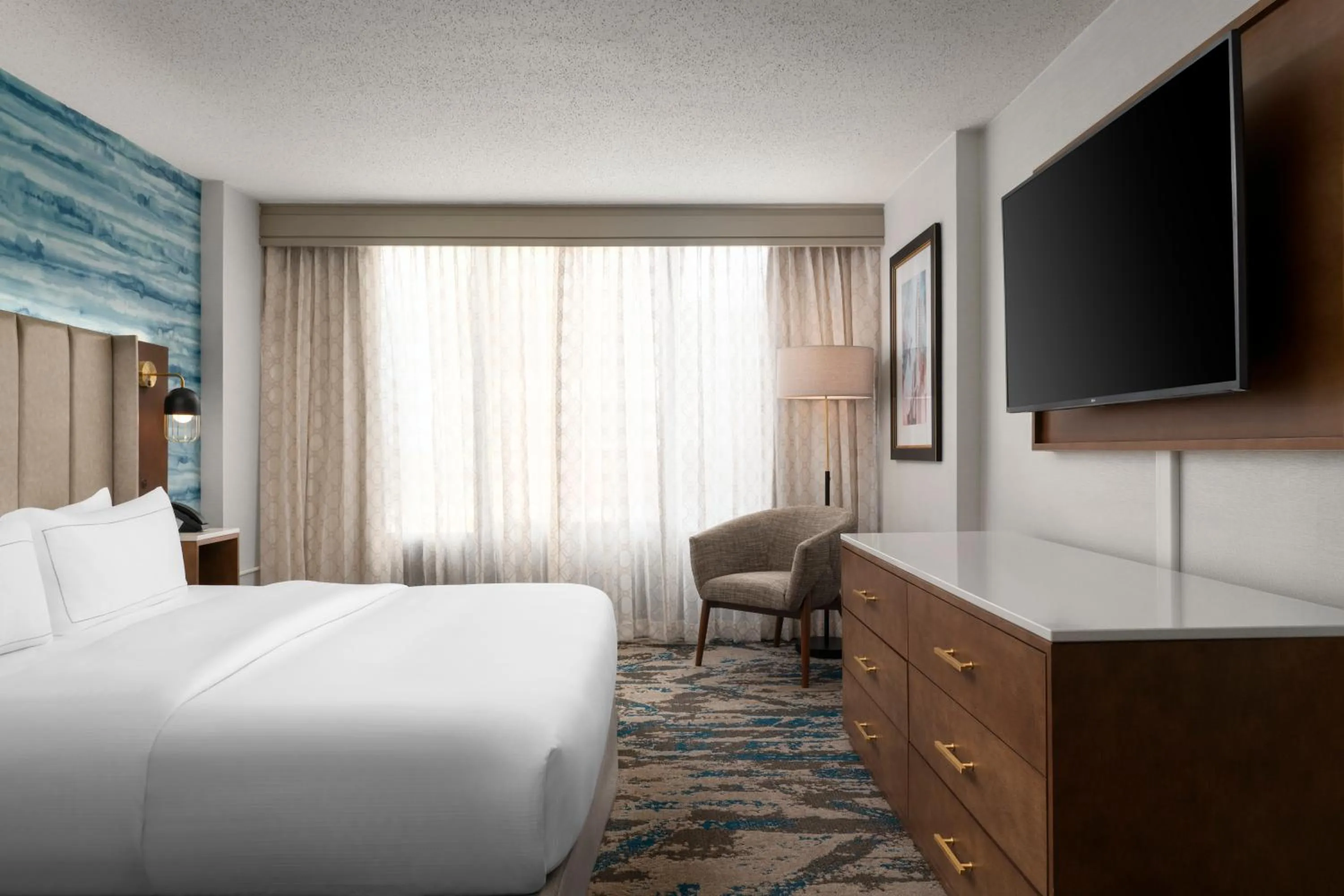 Bed in DoubleTree by Hilton Hartford Downtown