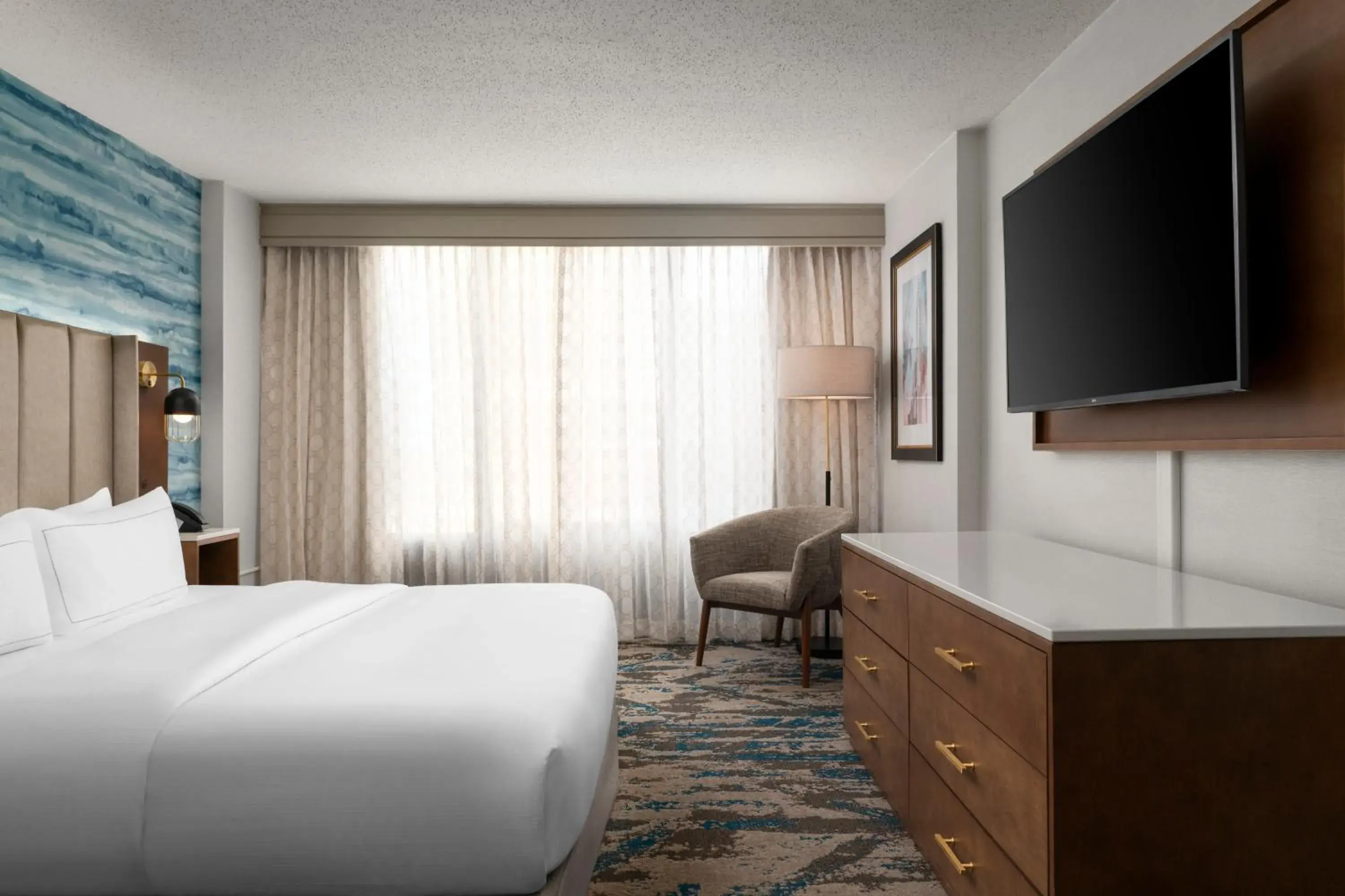 Bed in DoubleTree by Hilton Hartford Downtown Bed in DoubleTree by Hilton Hartford Downtown