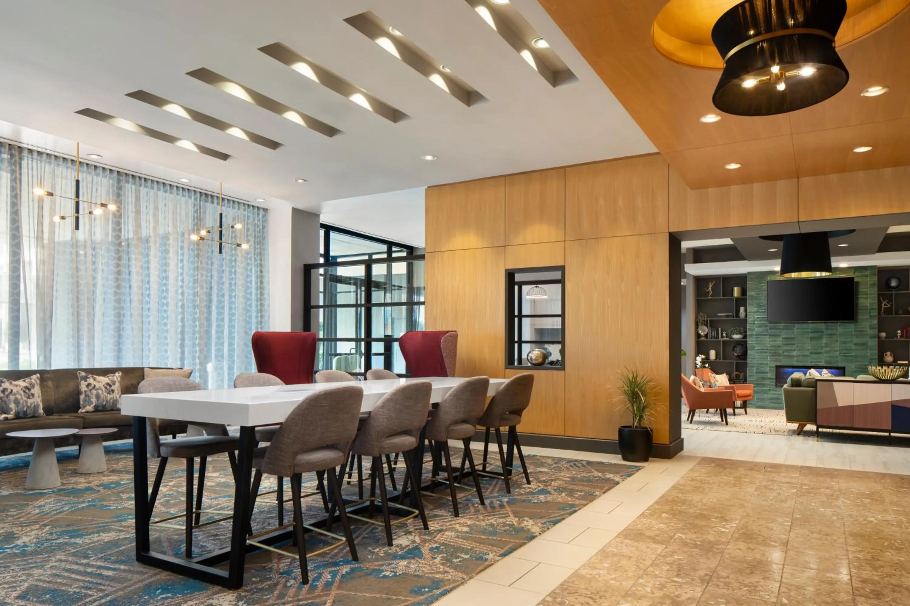 Property building in DoubleTree by Hilton Hartford Downtown