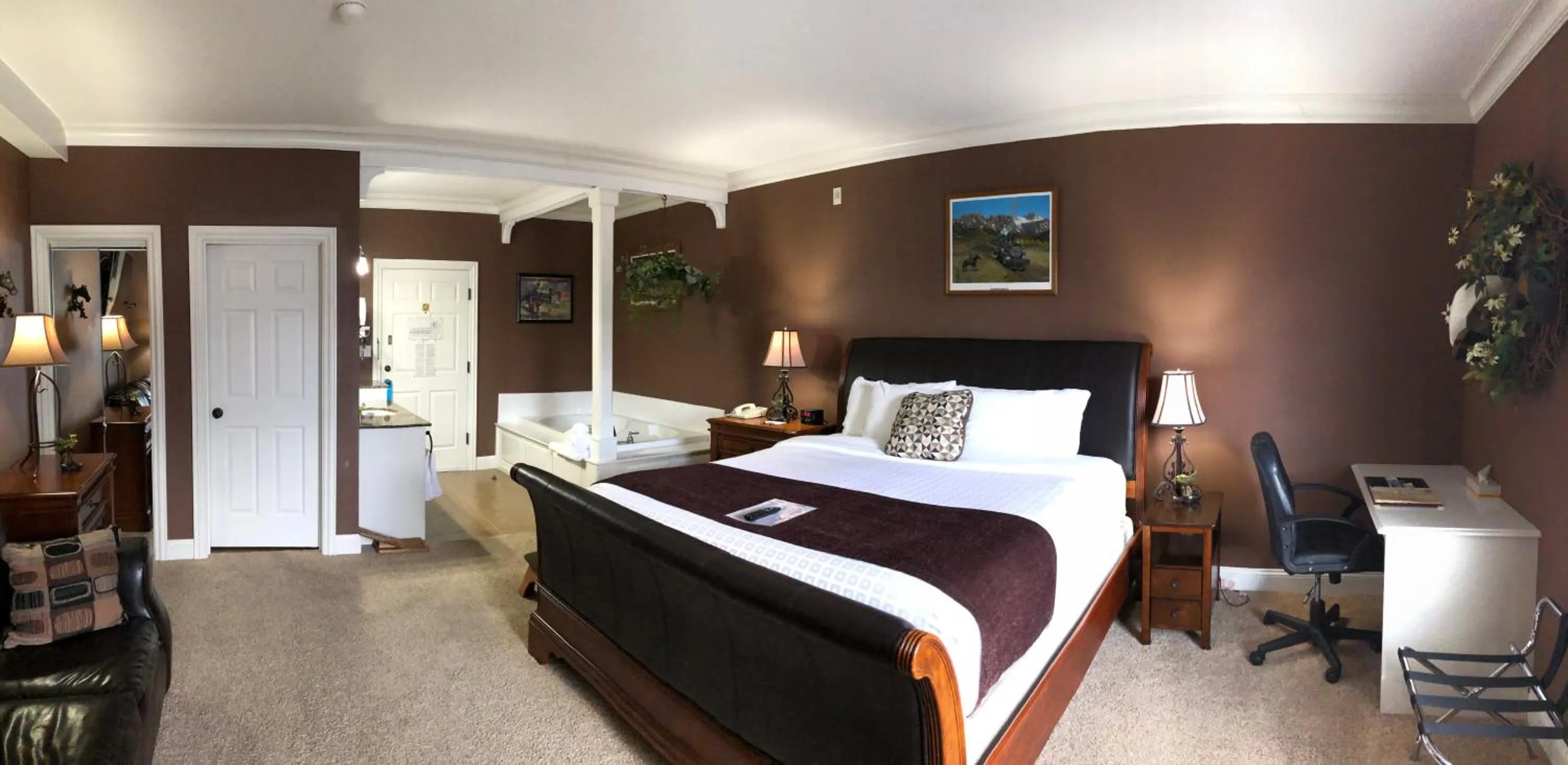 Photo of the whole room, Bed in Depot Inn & Suites