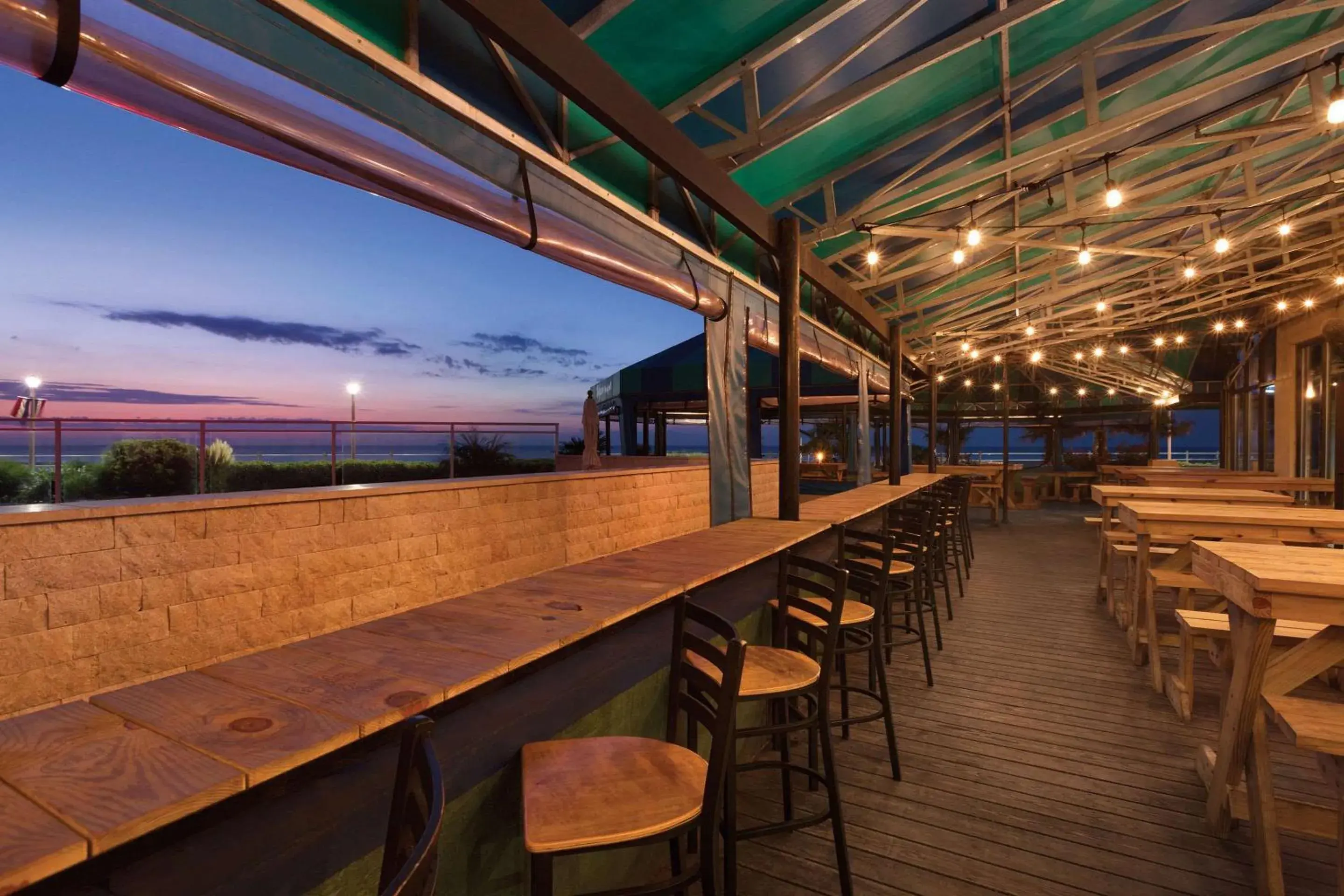 Restaurant/places to eat in Surfbreak Virginia Beach Oceanfront, an Ascend Collection Hotel Restaurant/places to eat in Surfbreak Virginia Beach Oceanfront, an Ascend Collection Hotel