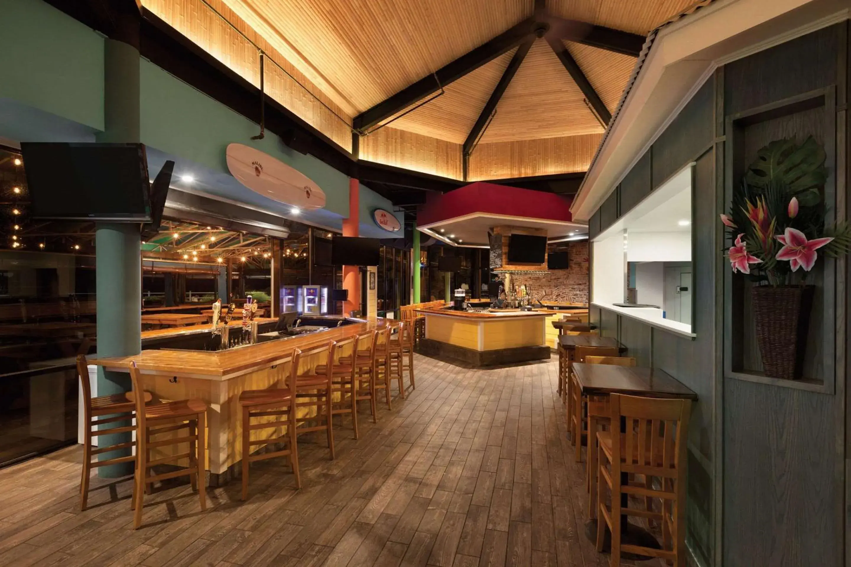 Restaurant/places to eat in Surfbreak Virginia Beach Oceanfront, an Ascend Collection Hotel Restaurant/places to eat in Surfbreak Virginia Beach Oceanfront, an Ascend Collection Hotel