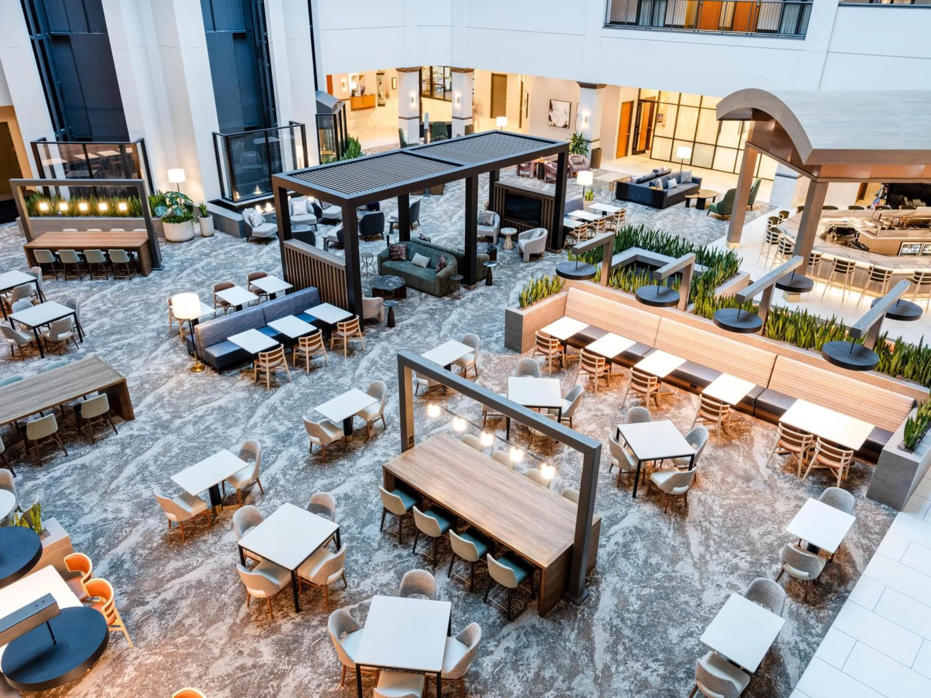 Lobby or reception in Embassy Suites by Hilton at Hot Springs Convention Center