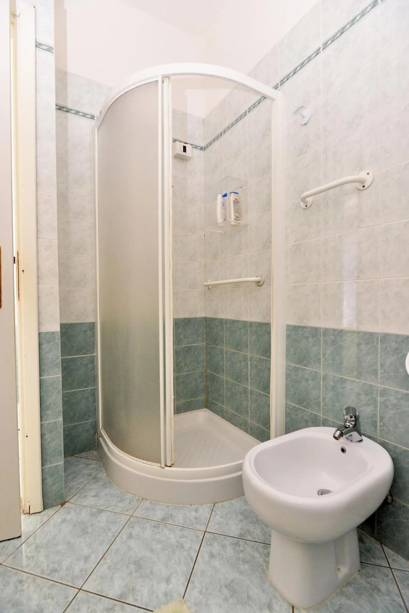 Shower in IzzHome Regina Margherita