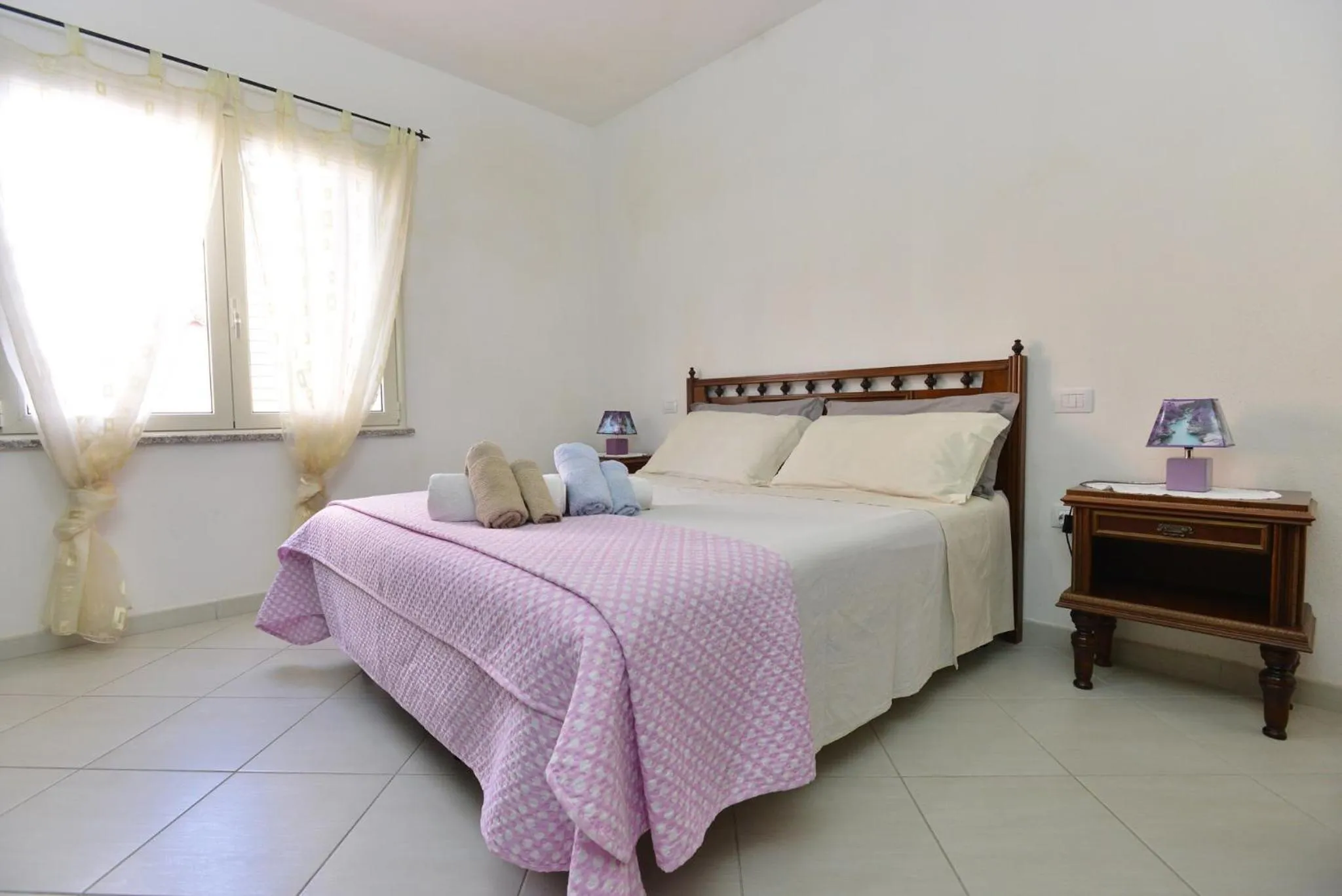 Bed in IzzHome Regina Margherita