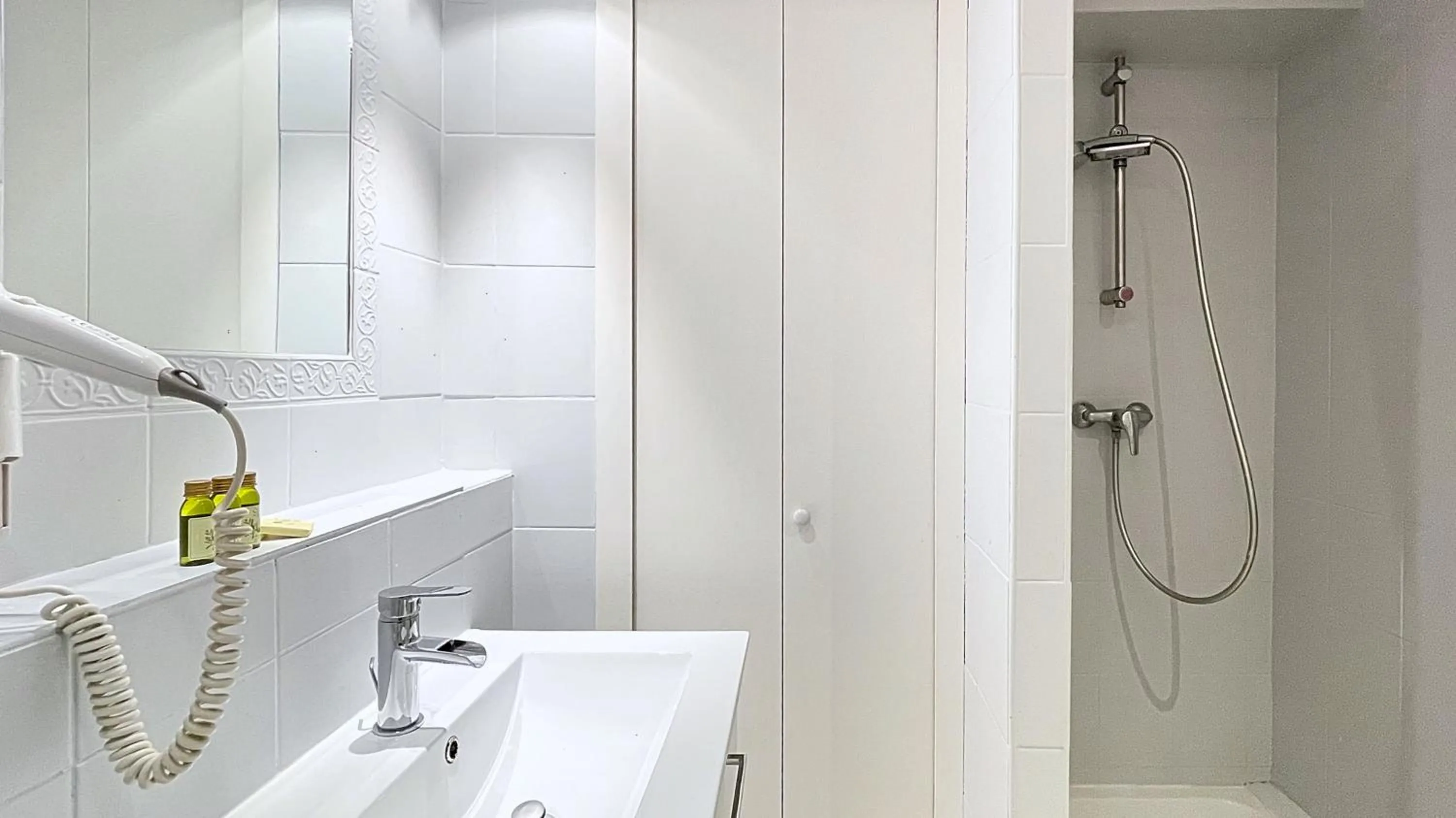 Shower in Hotel Le Florian