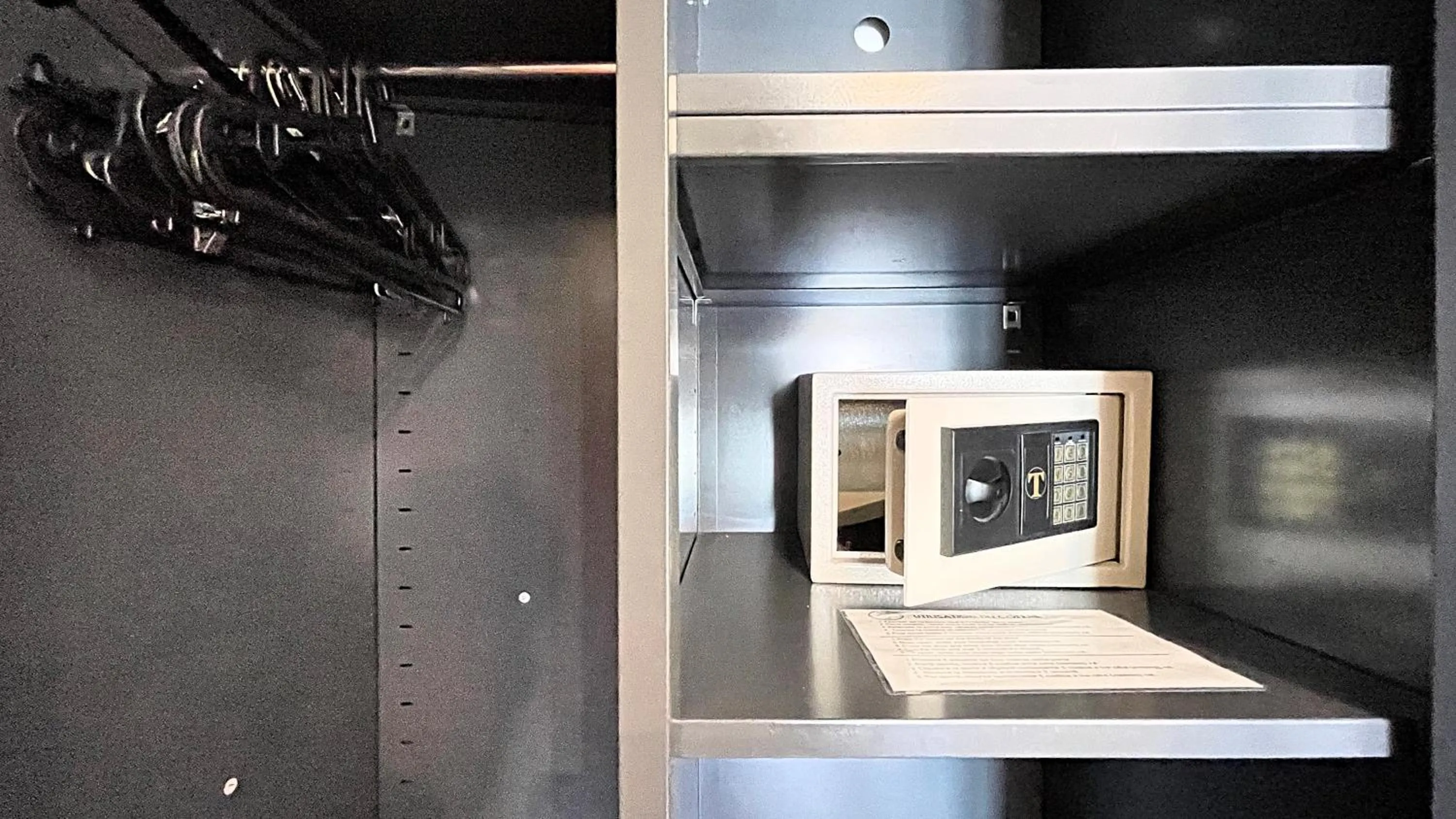 safe in Hotel Le Florian