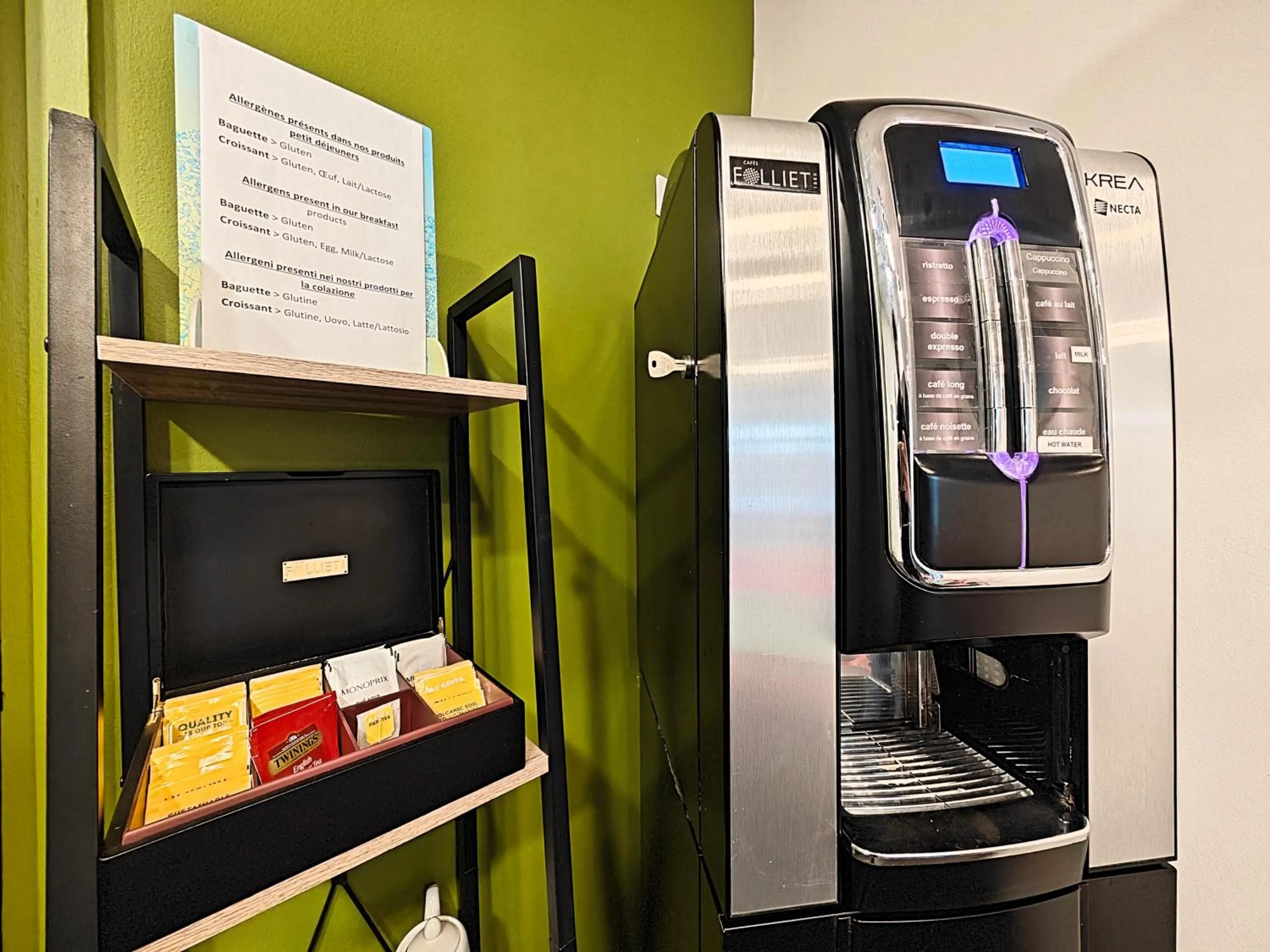 Coffee/tea facilities in Hotel Le Florian