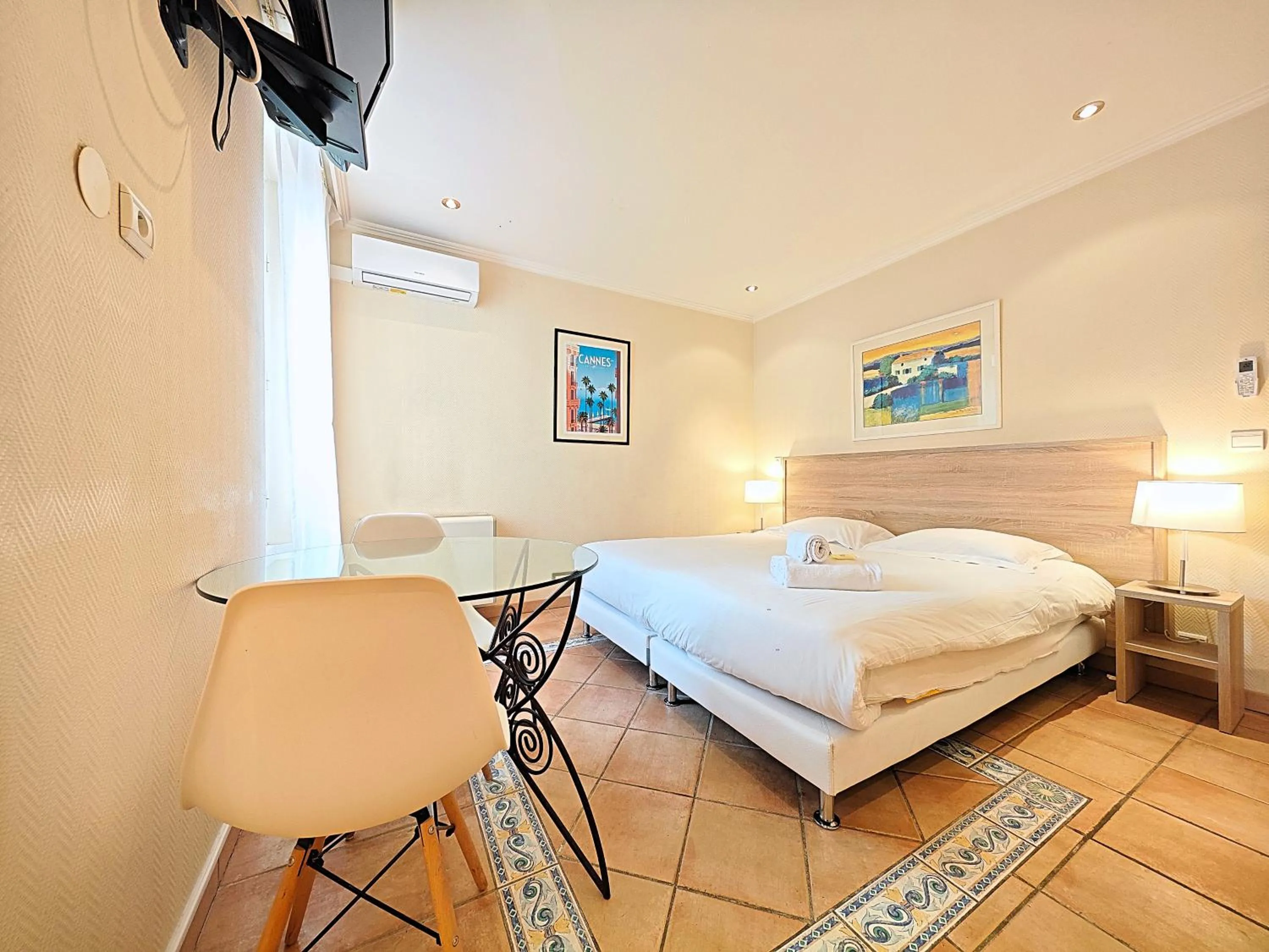 Bed in Hotel Le Florian