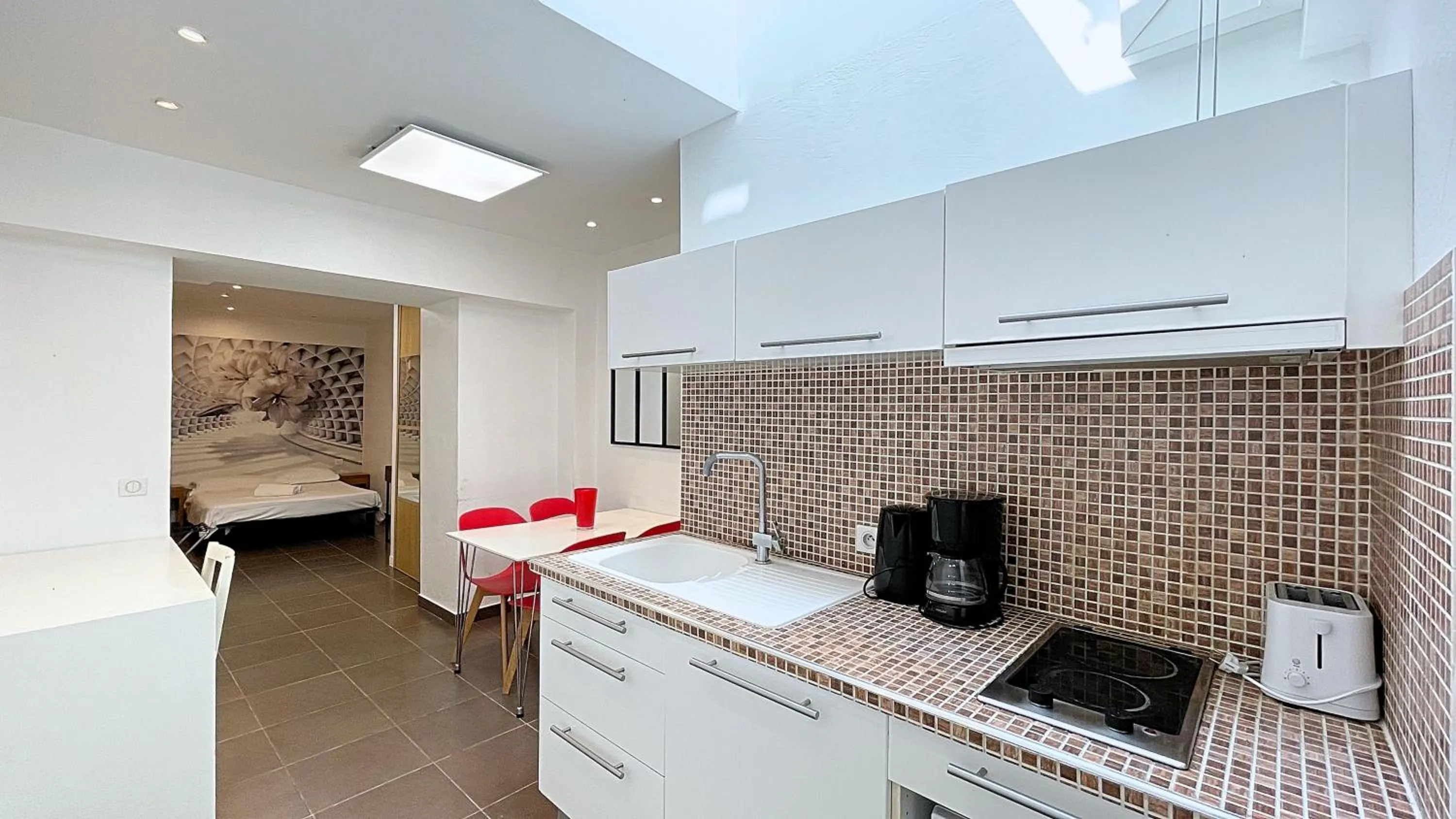 Coffee/tea facilities in Hotel Le Florian