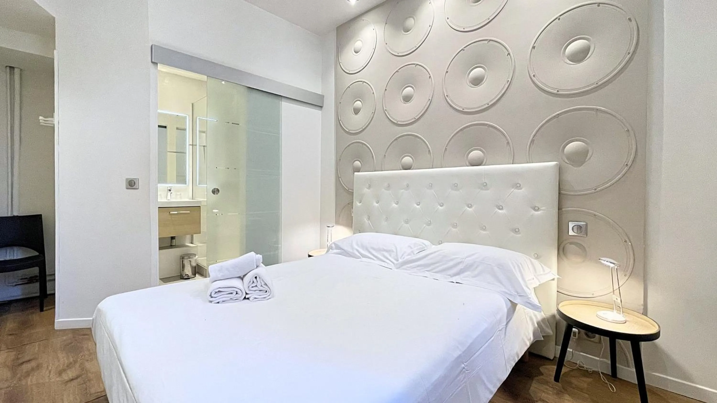 Bed in Hotel Le Florian