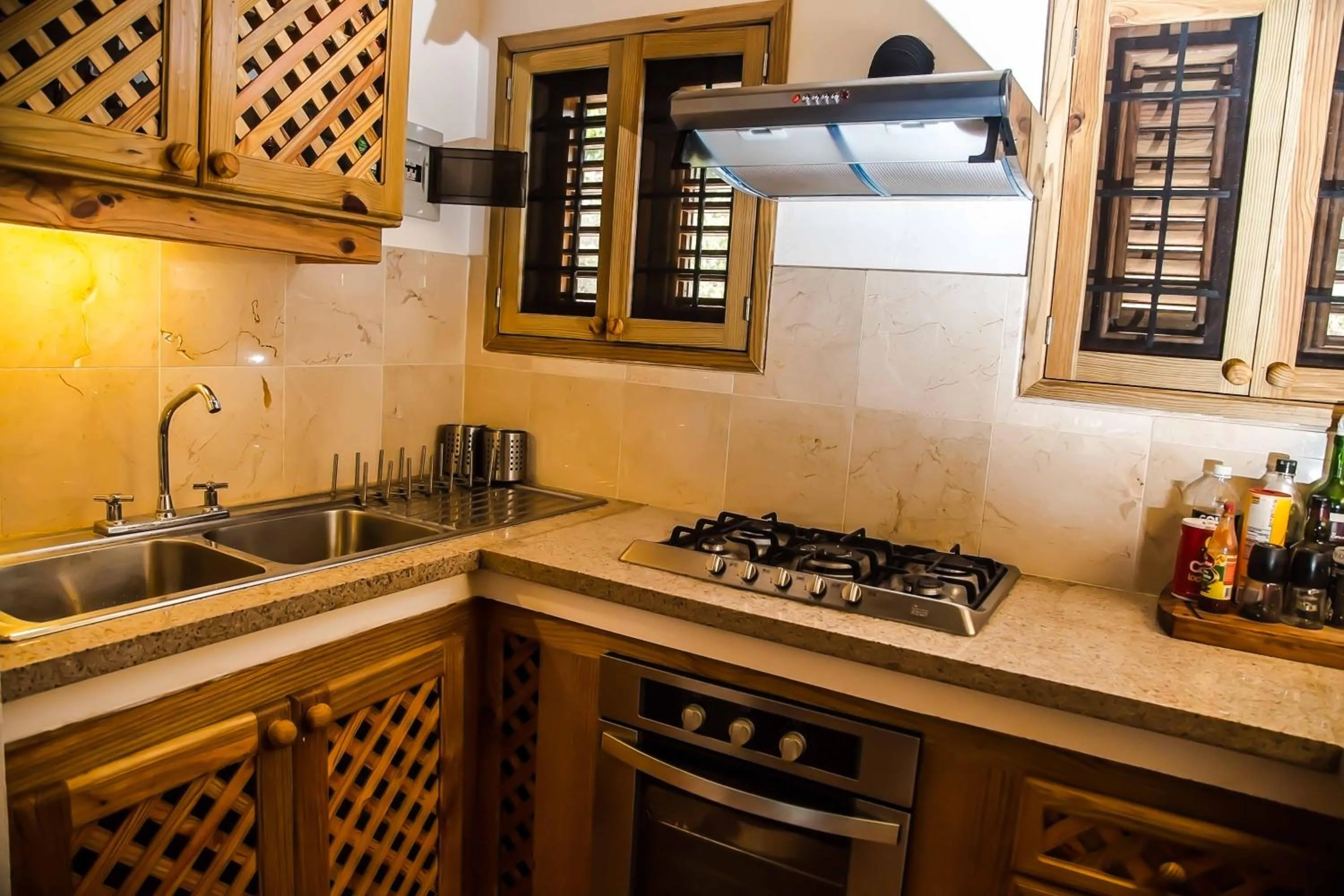 Kitchen or kitchenette in Villa Ixora - Ocean Front