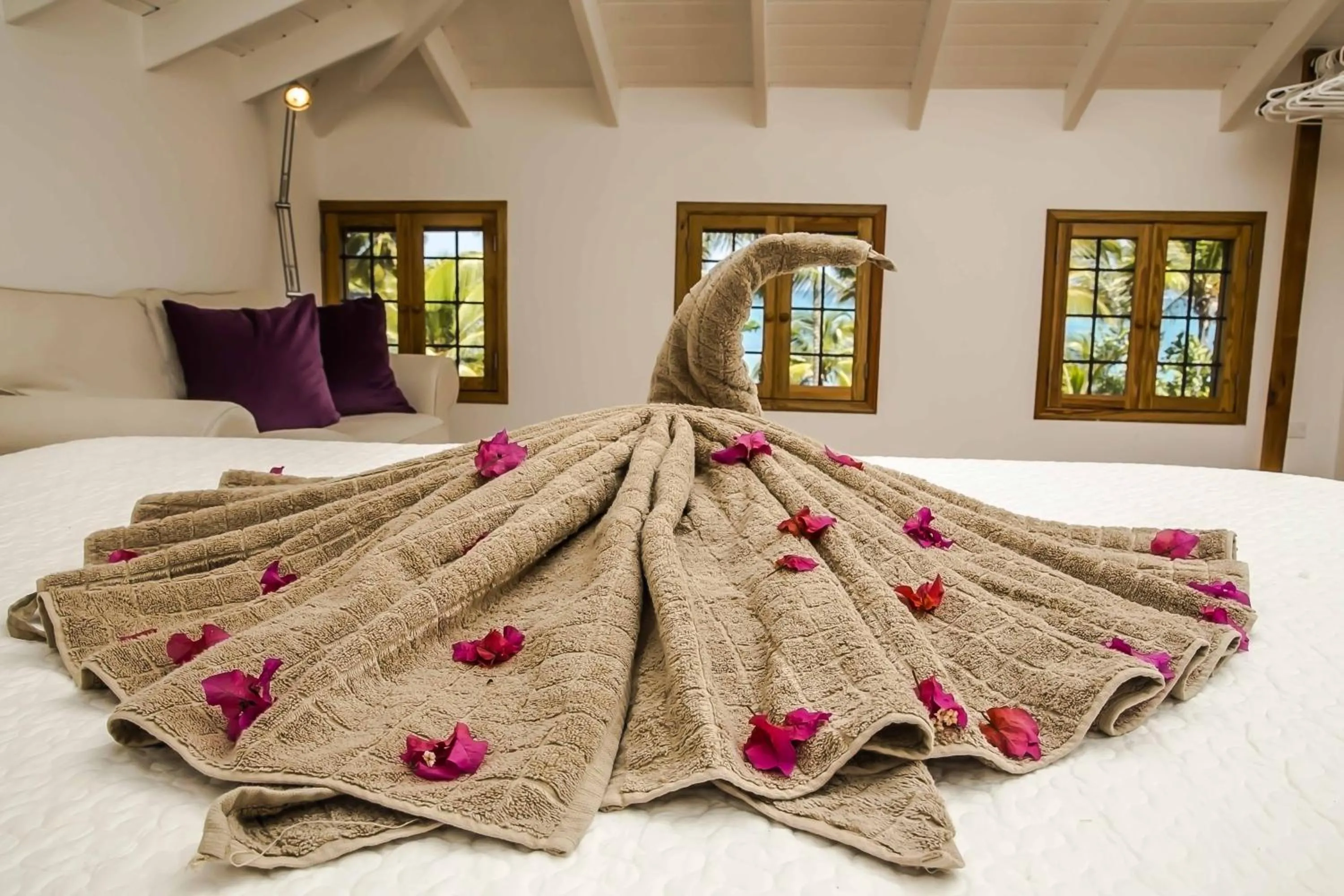 Bedroom, Bed in Villa Ixora - Ocean Front