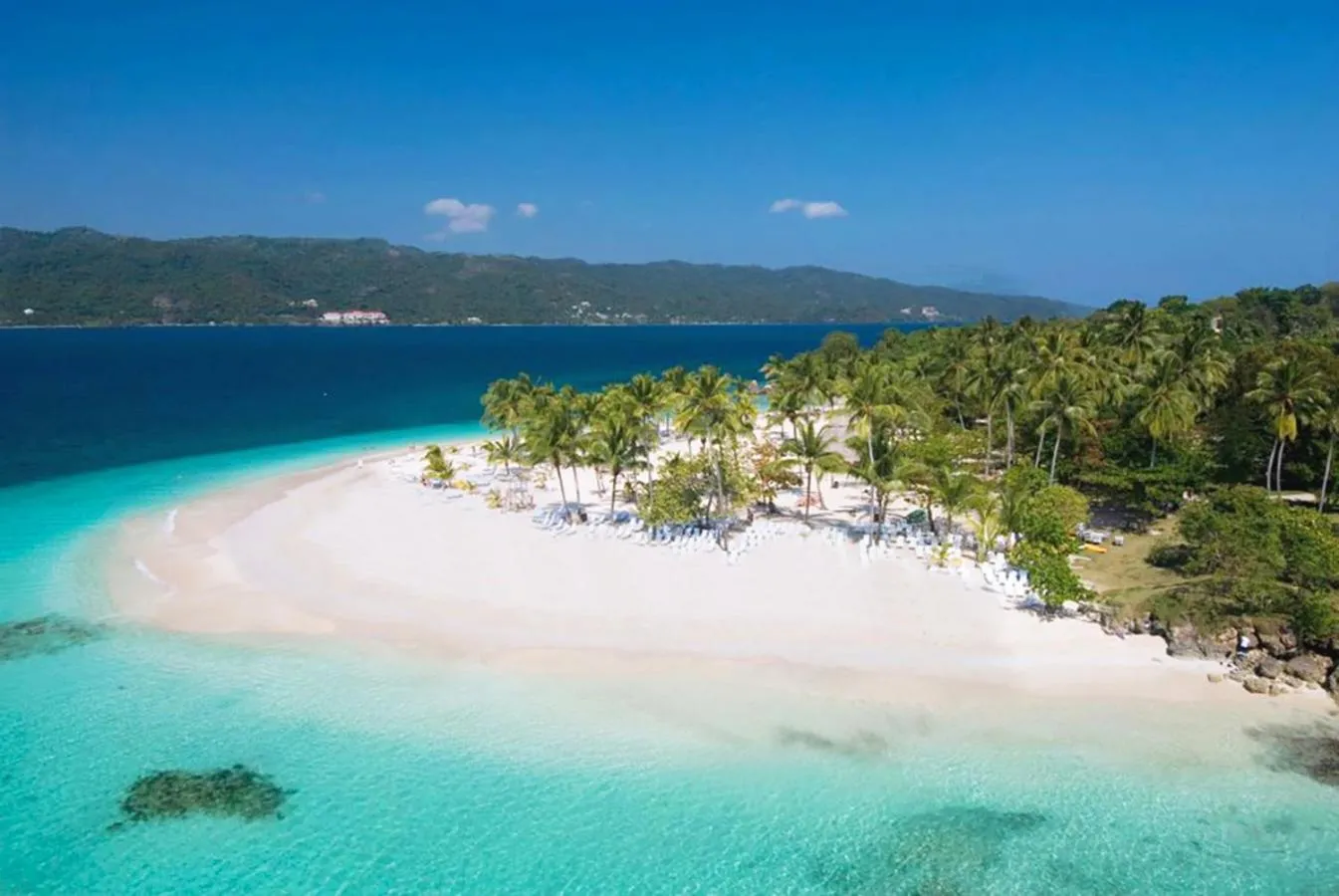 Beach in Villa Ixora - Ocean Front