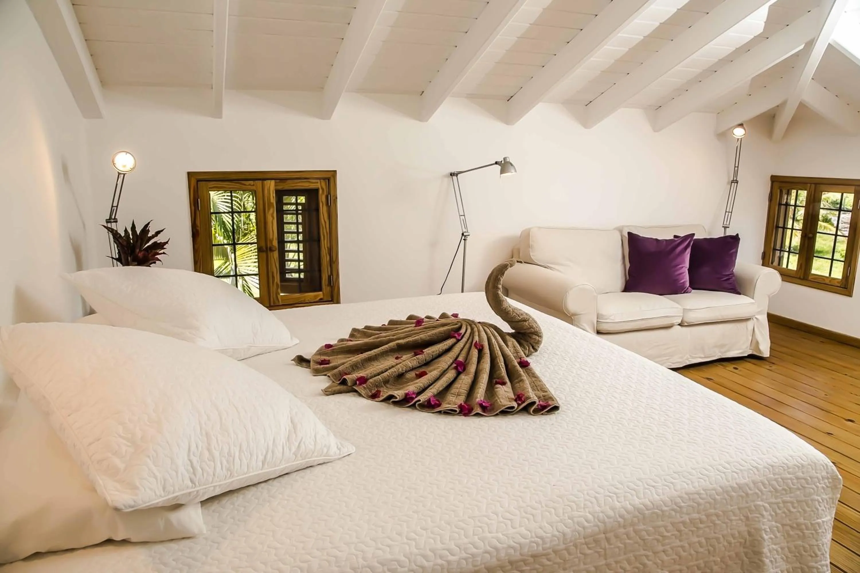 Bedroom, Bed in Villa Ixora - Ocean Front
