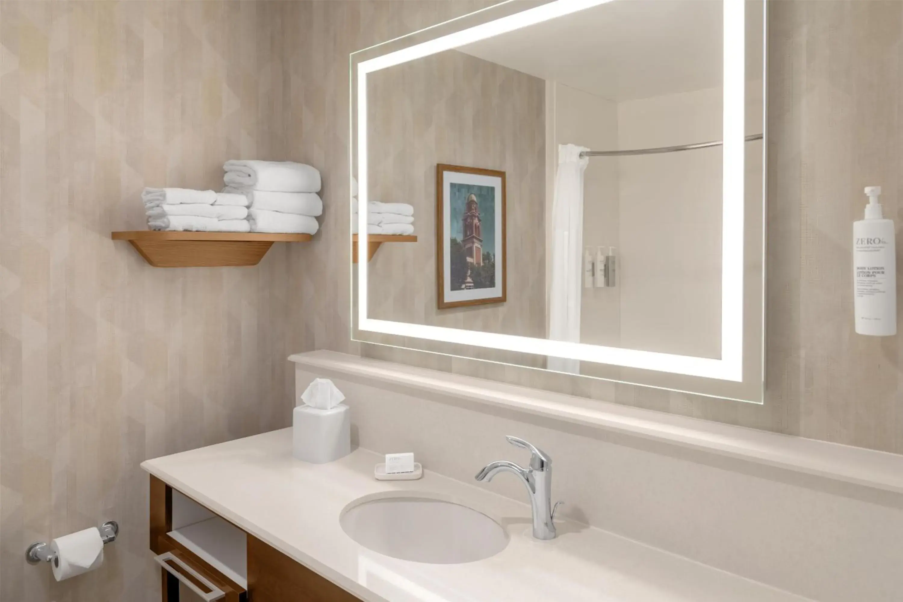 Bathroom in Hampton Inn Kansas City/Shawnee Mission Bathroom in Hampton Inn Kansas City/Shawnee Mission