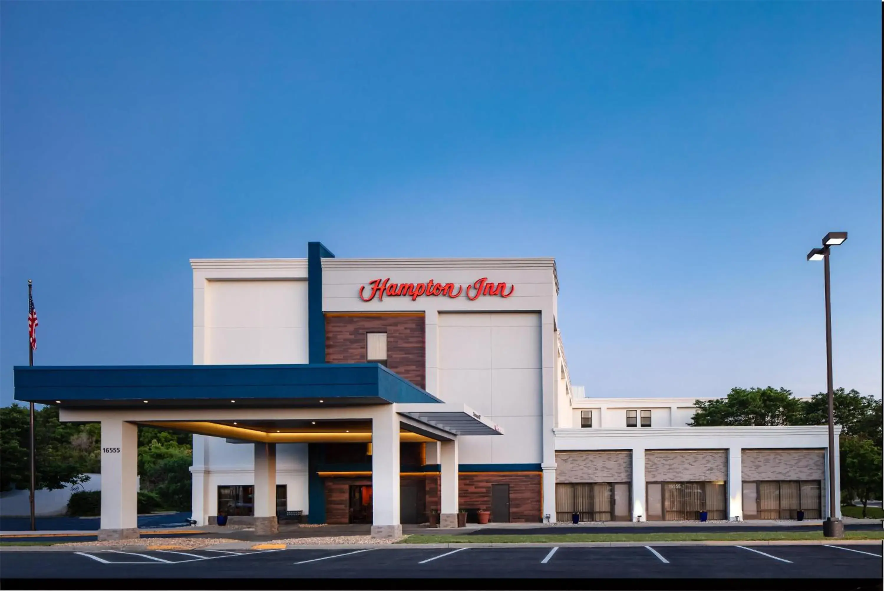 Property building in Hampton Inn Kansas City/Shawnee Mission Property building in Hampton Inn Kansas City/Shawnee Mission