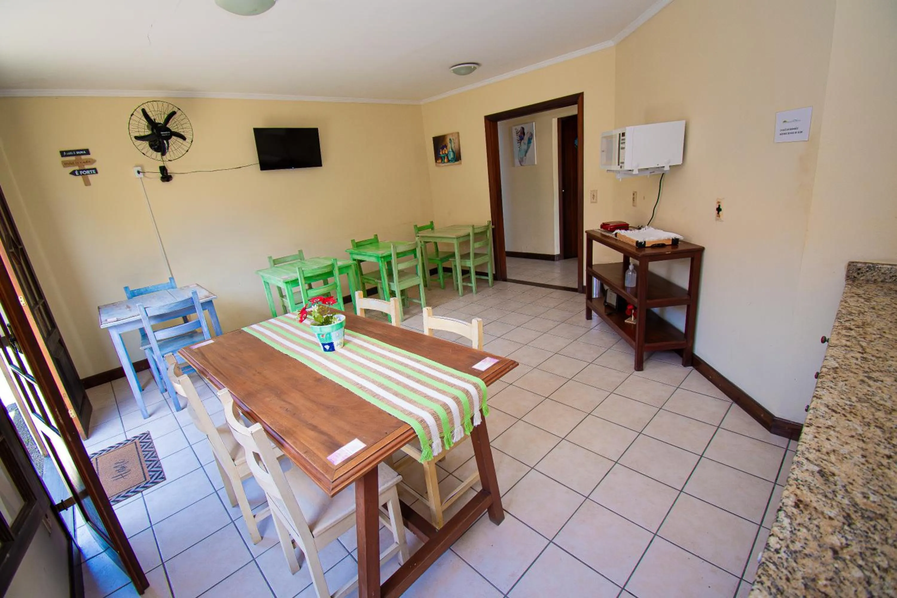 Buffet breakfast in Pousada Brisa de Paraty