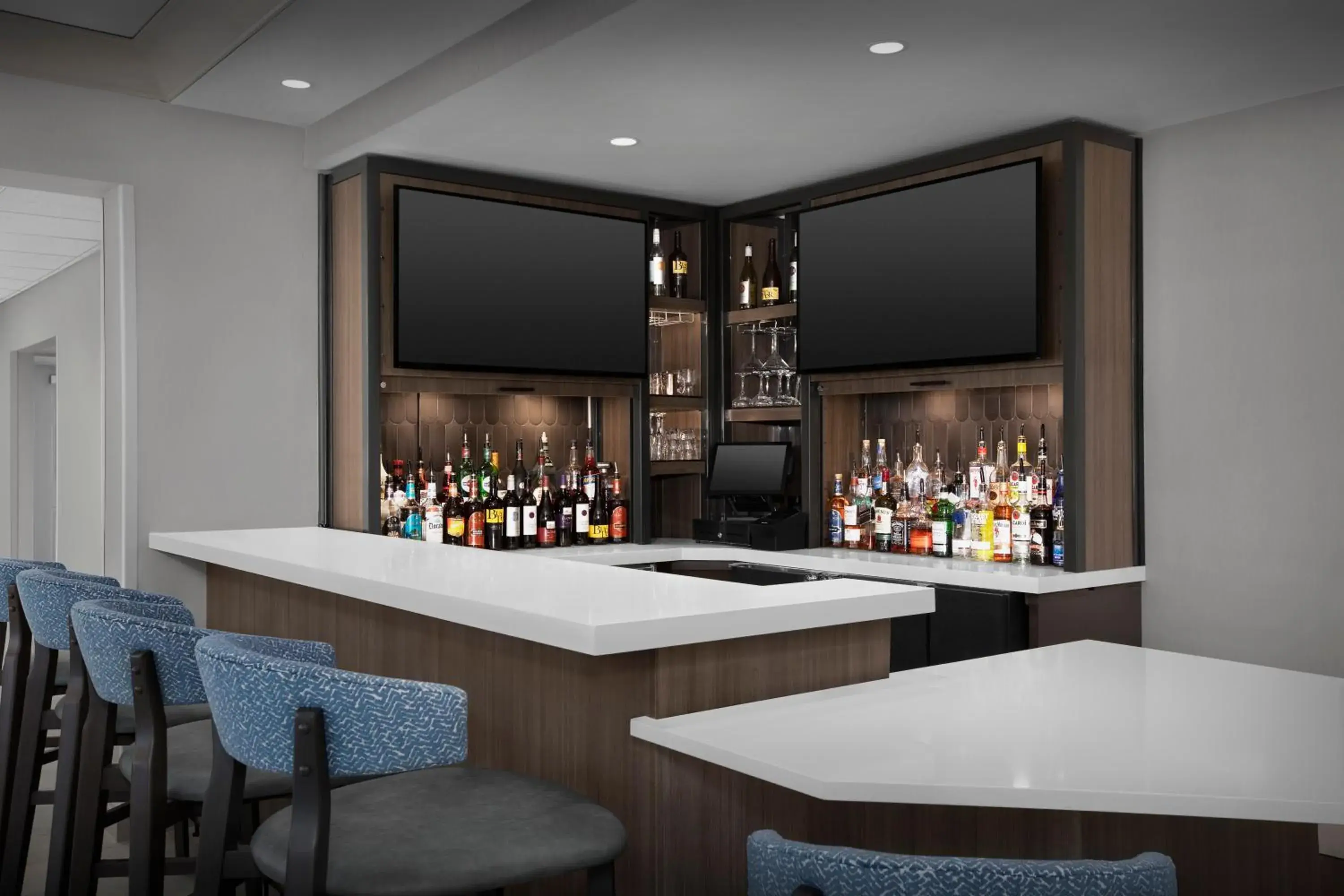 Lounge or bar in Hilton Garden Inn Denver Highlands Ranch Lounge or bar in Hilton Garden Inn Denver Highlands Ranch