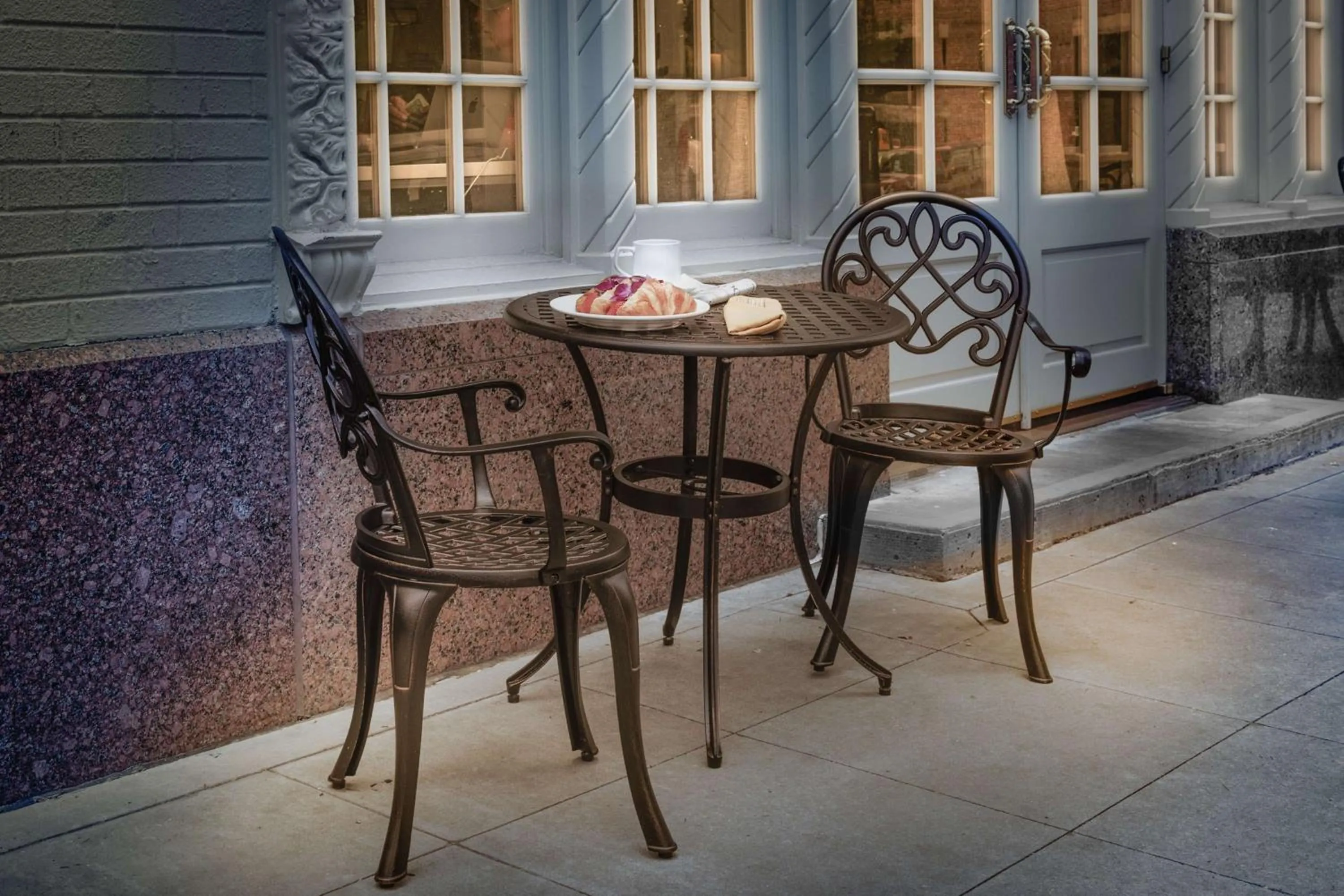 Restaurant/places to eat in Hilton Baton Rouge Capitol Center