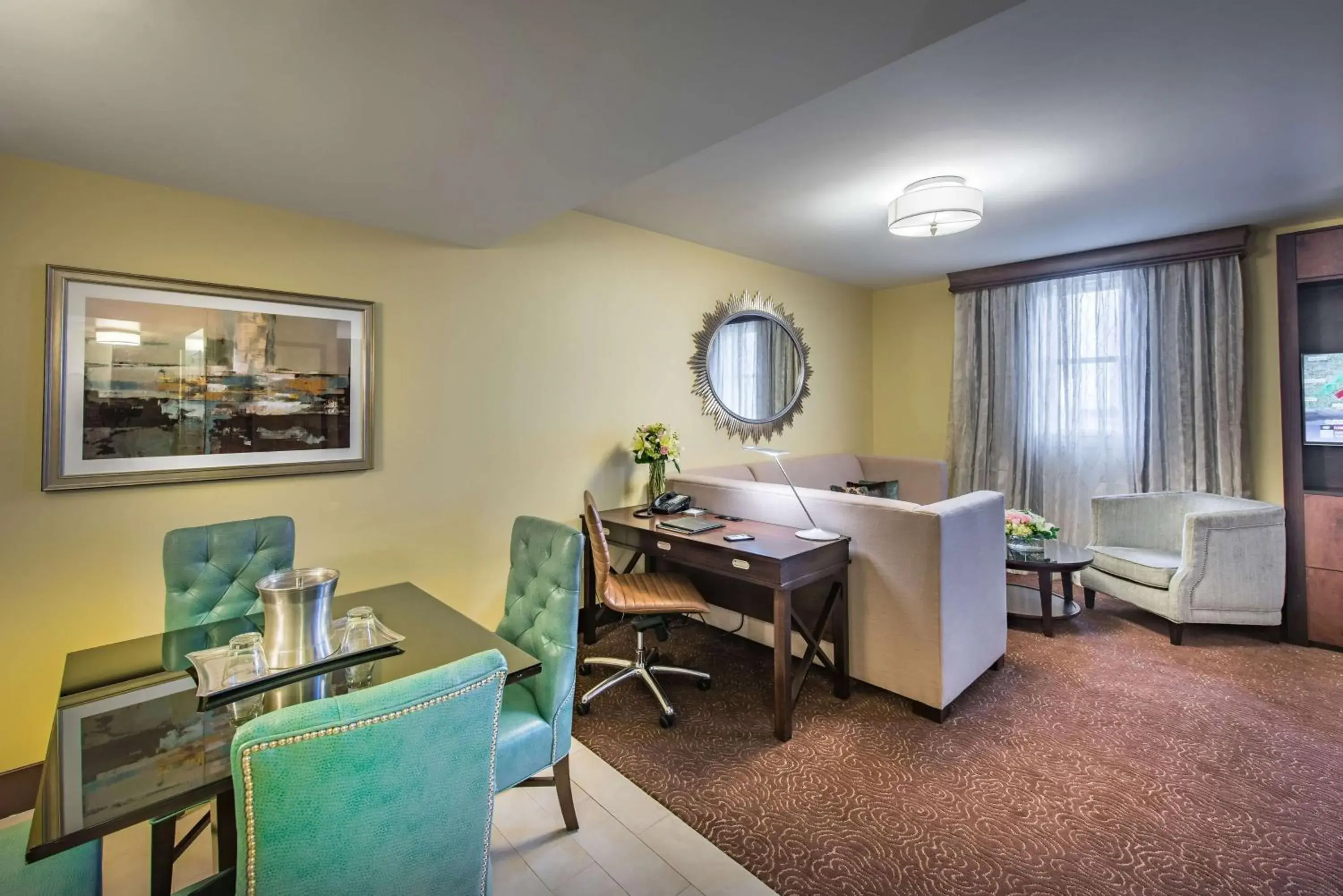 King Suite with River View in Hilton Baton Rouge Capitol Center King Suite with River View in Hilton Baton Rouge Capitol Center