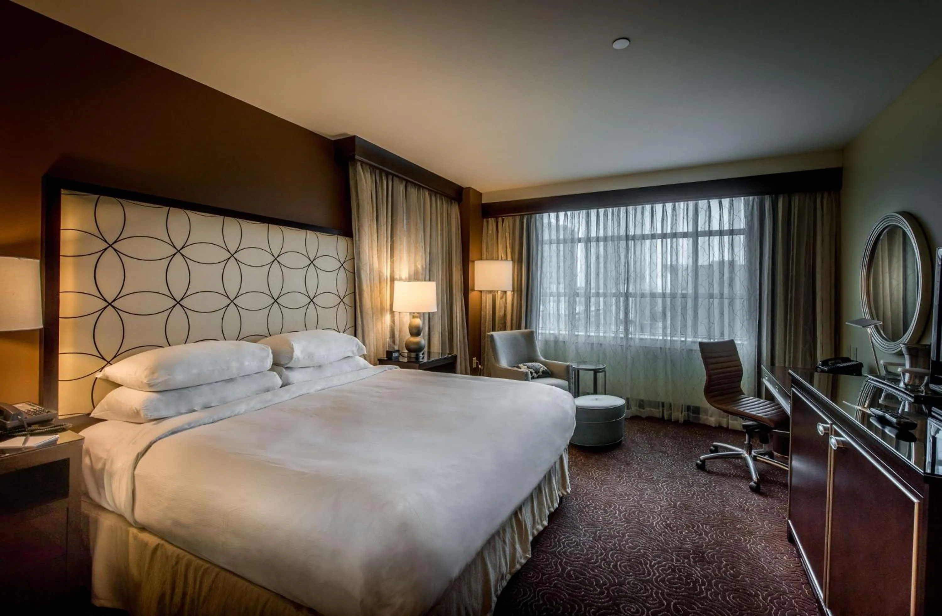 Bed in Hilton Baton Rouge Capitol Center