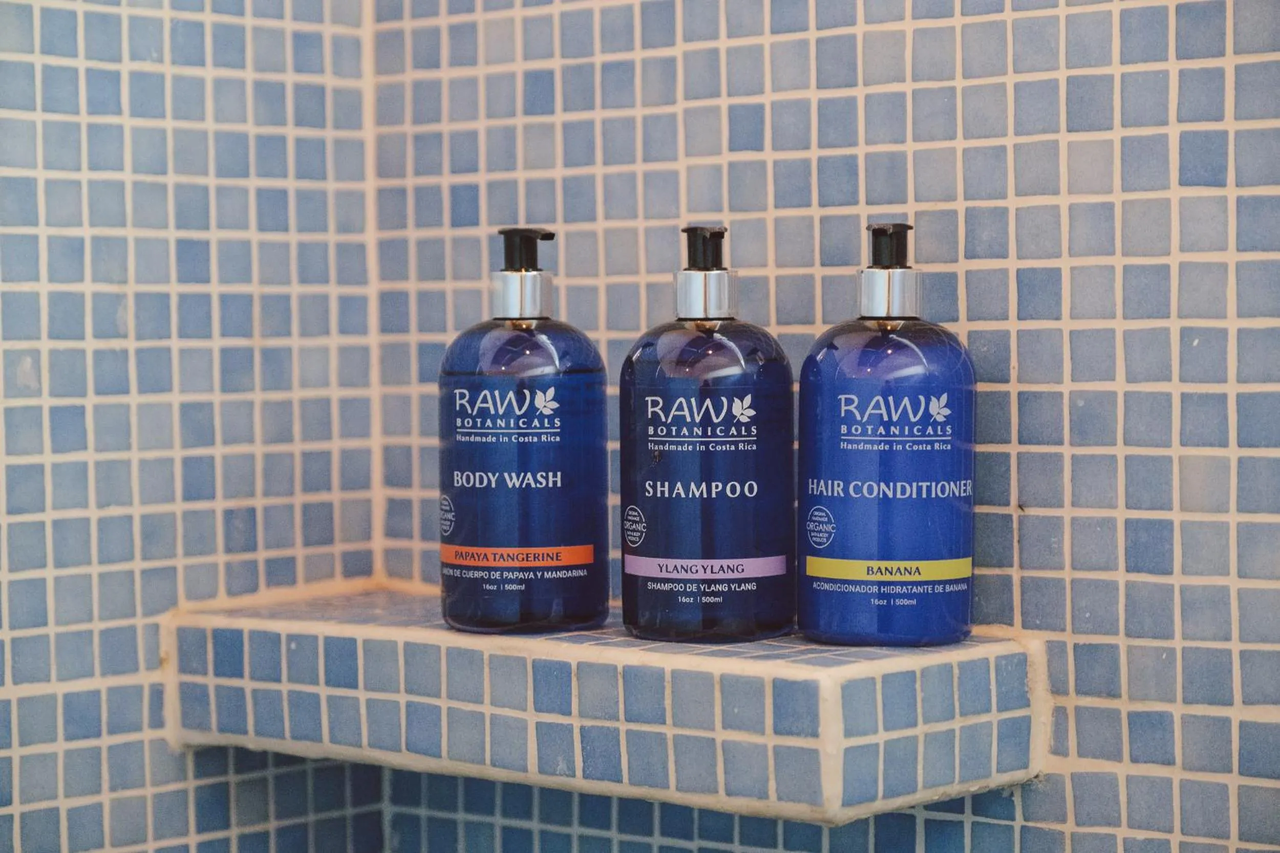 Bathroom in La Negra Surf Hotel