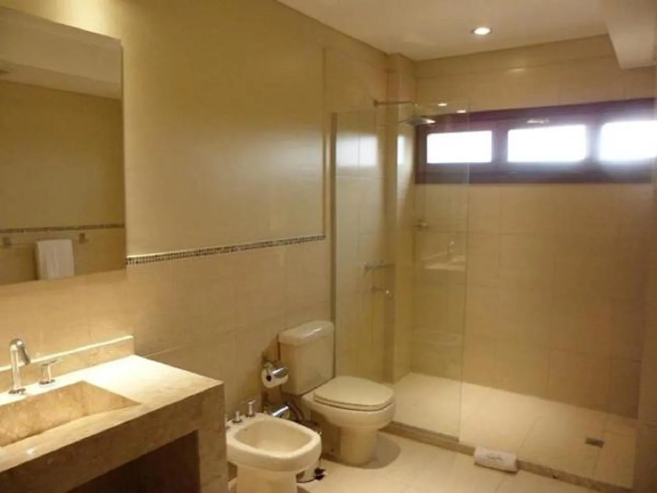 Shower in Andares del Agua