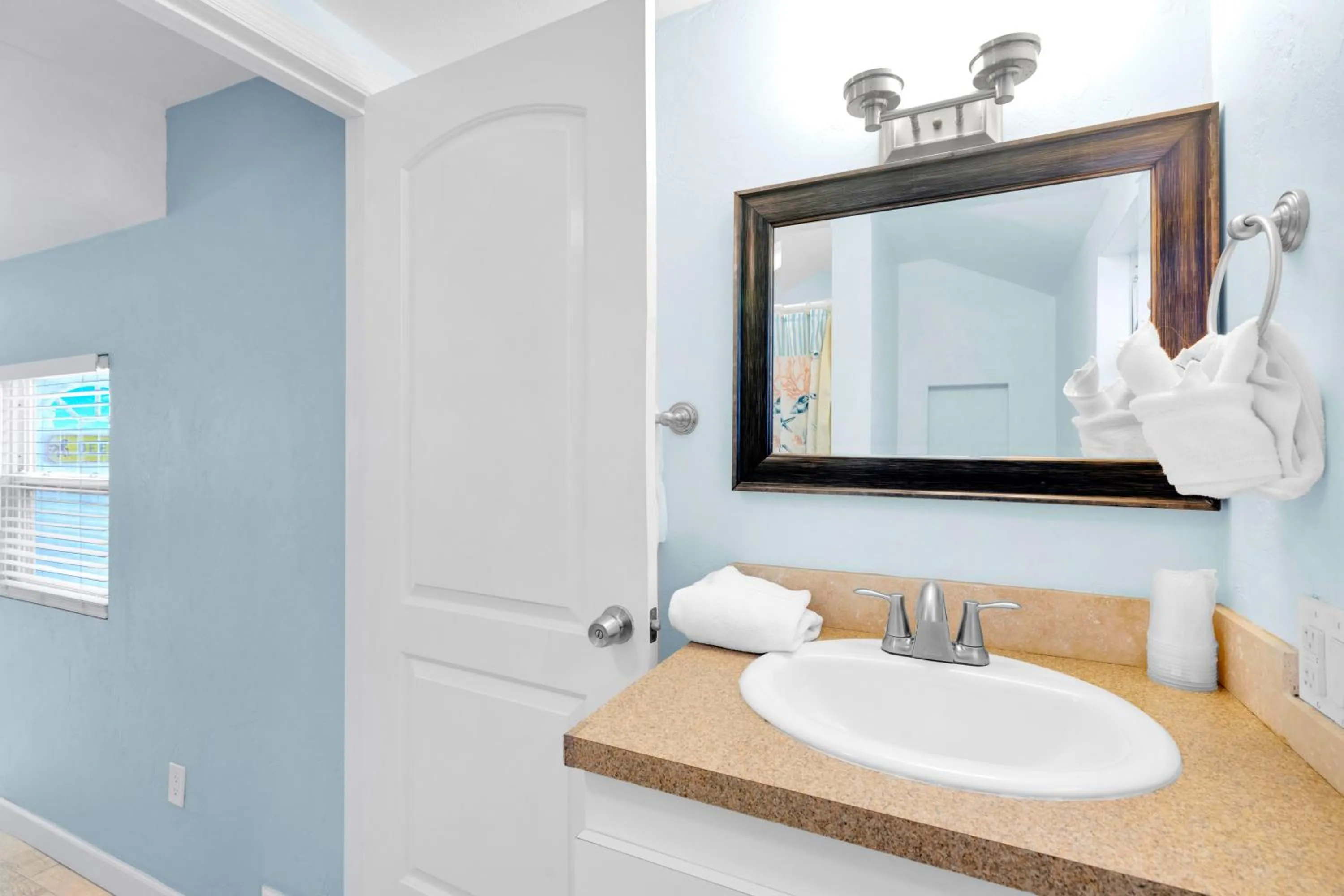 Sunset Cove Beach Resort