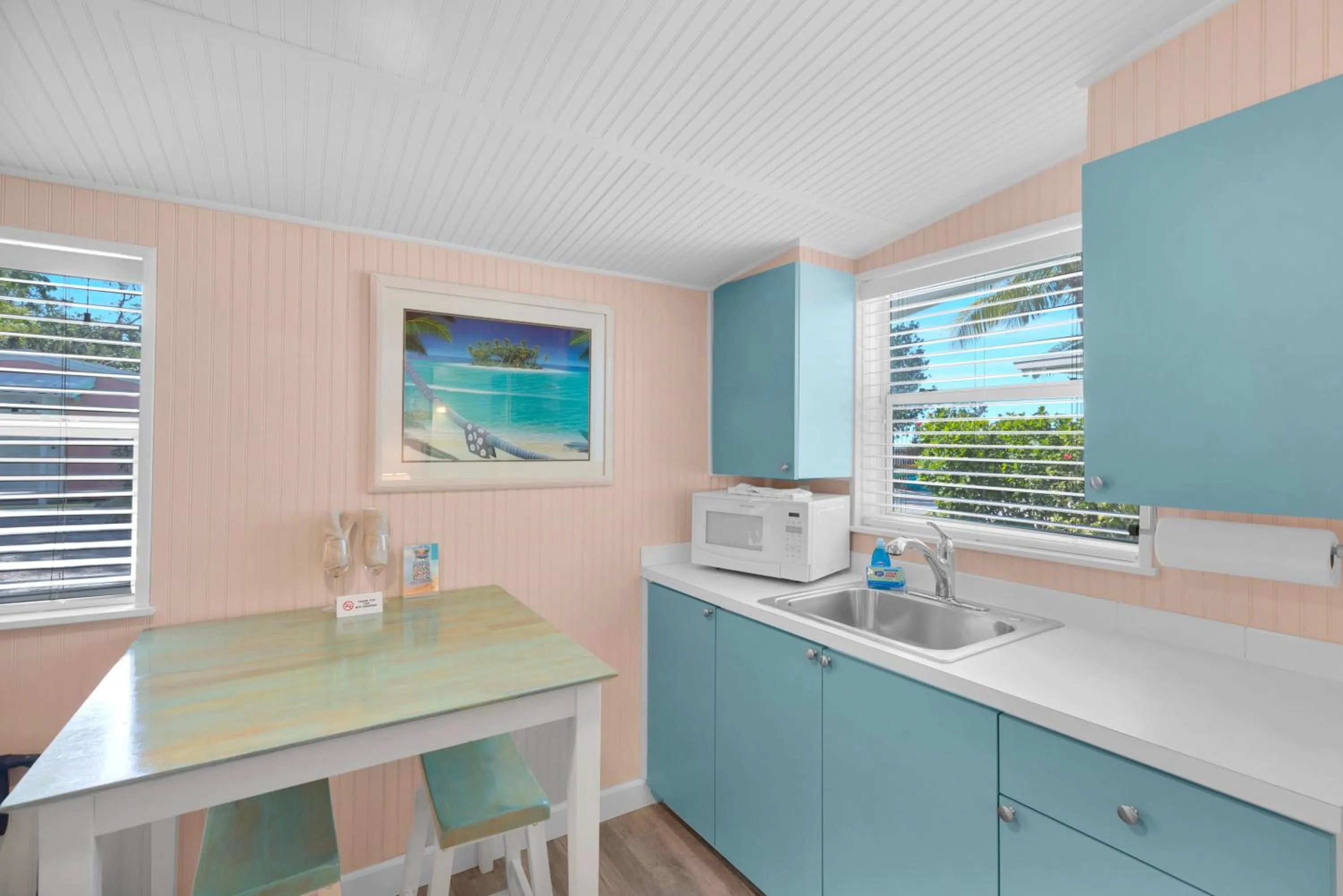 Sunset Cove Beach Resort