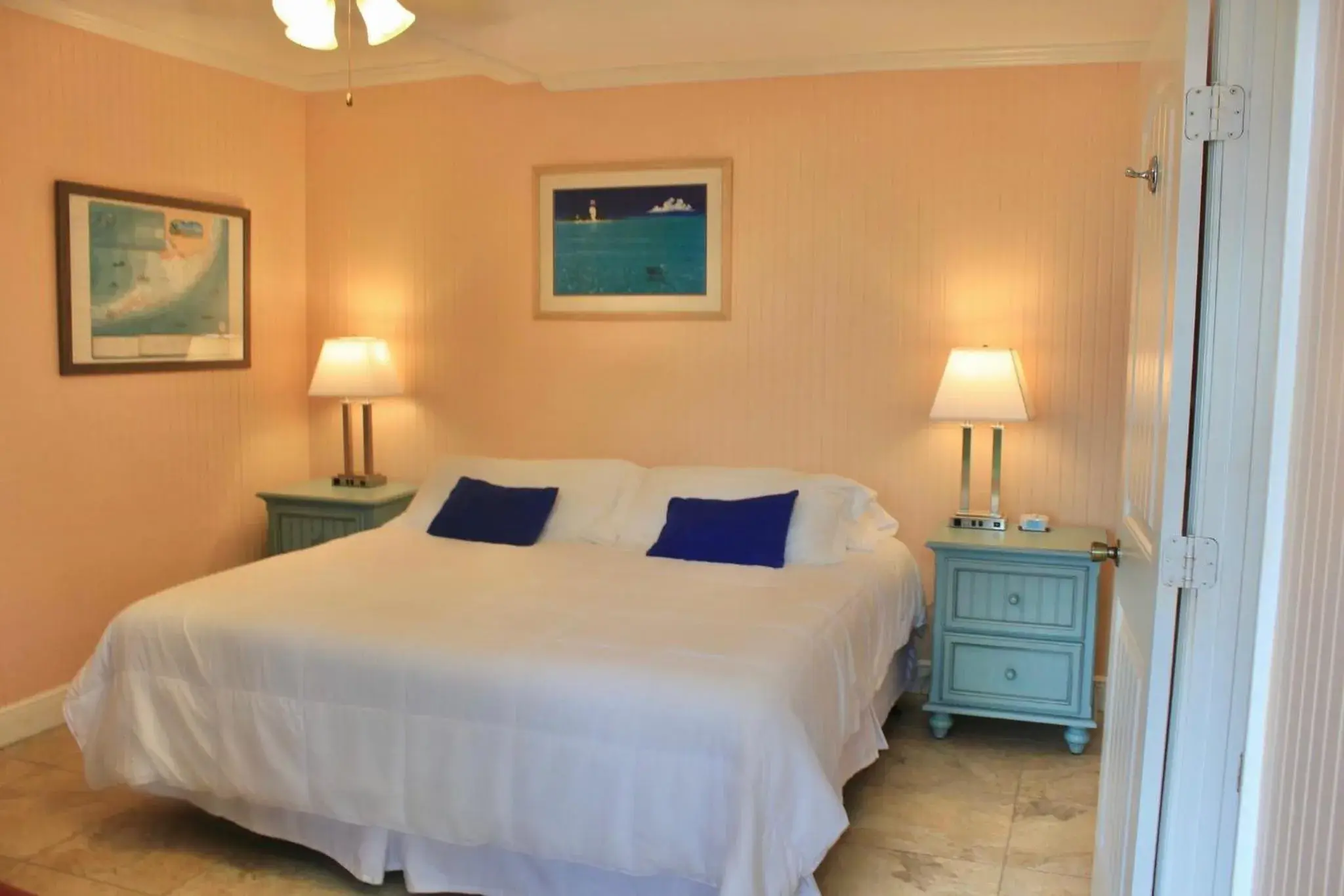 Bedroom, Bed in Sunset Cove Beach Resort Bedroom, Bed in Sunset Cove Beach Resort