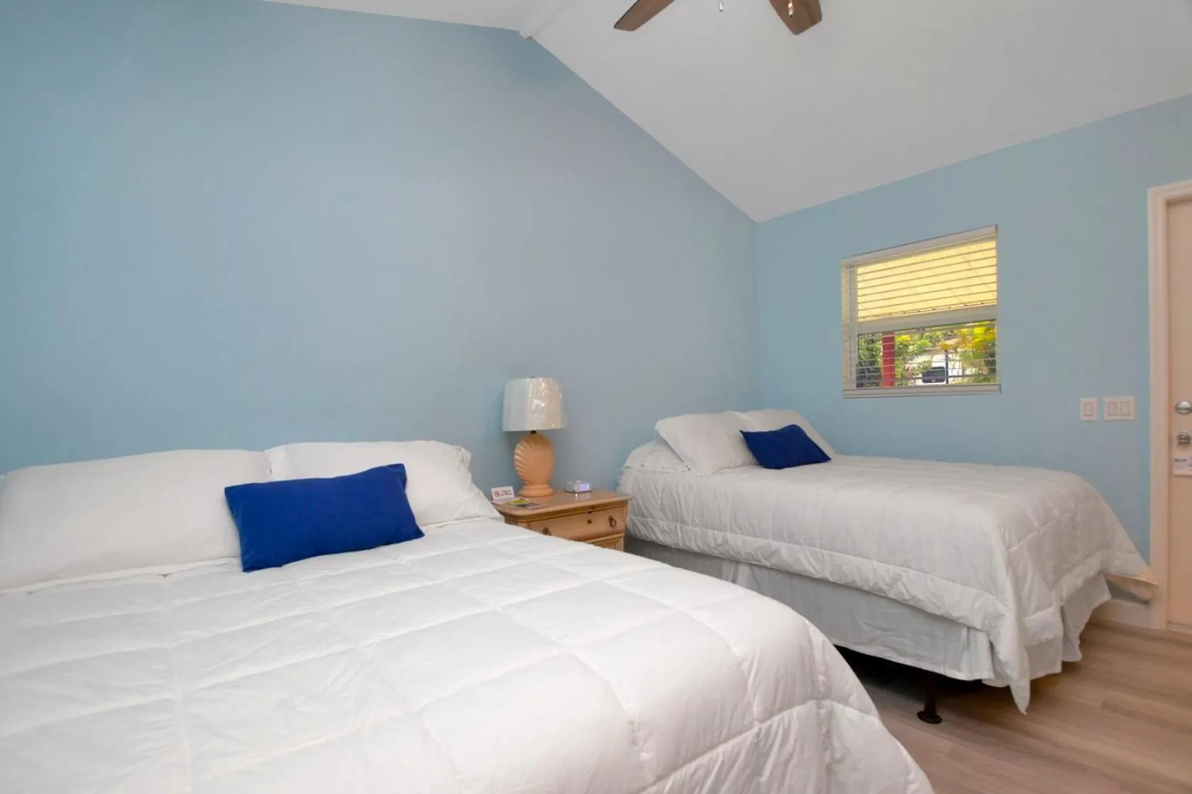 Bed in Sunset Cove Beach Resort