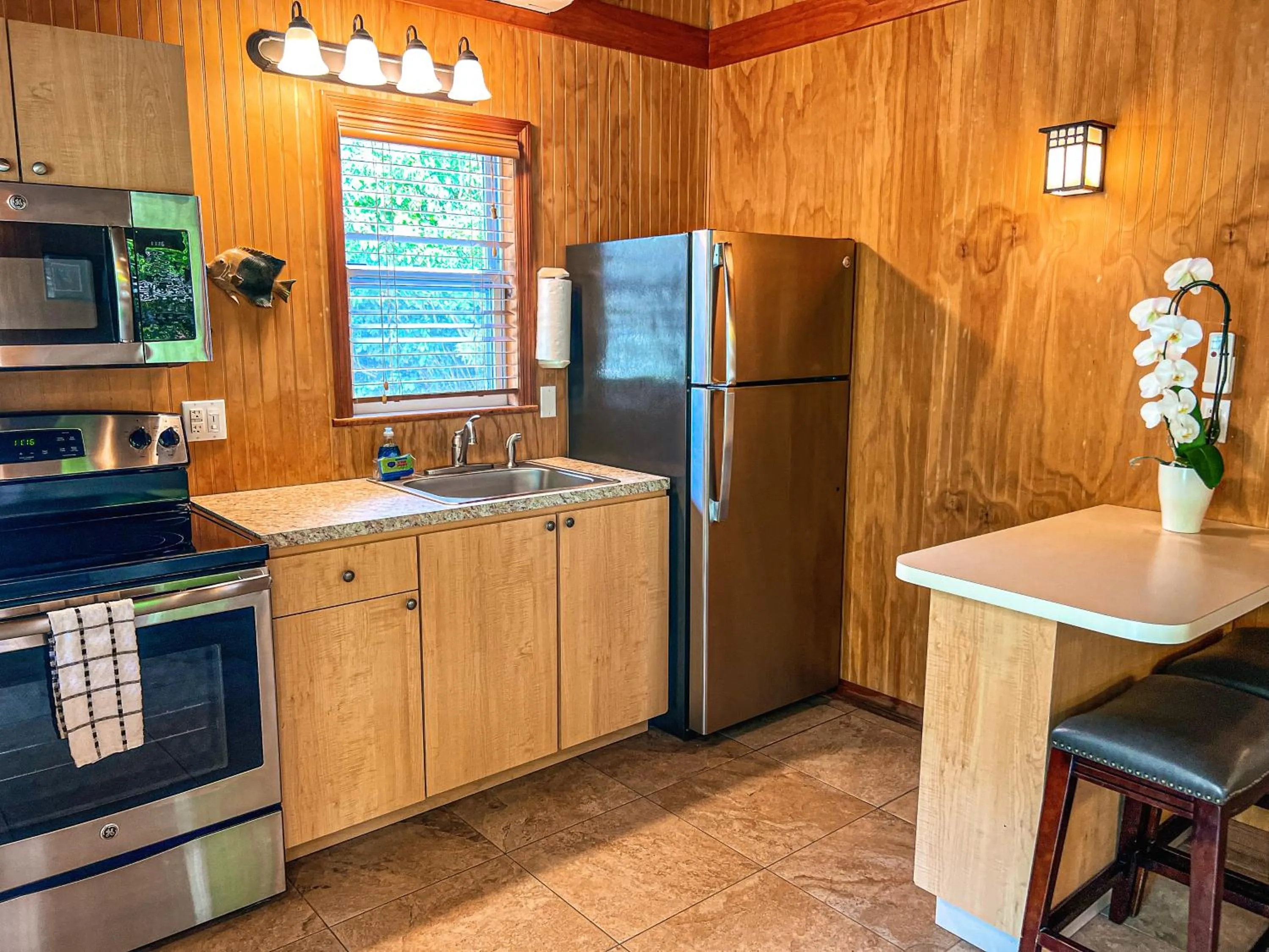 Kitchen or kitchenette in Sunset Cove Beach Resort