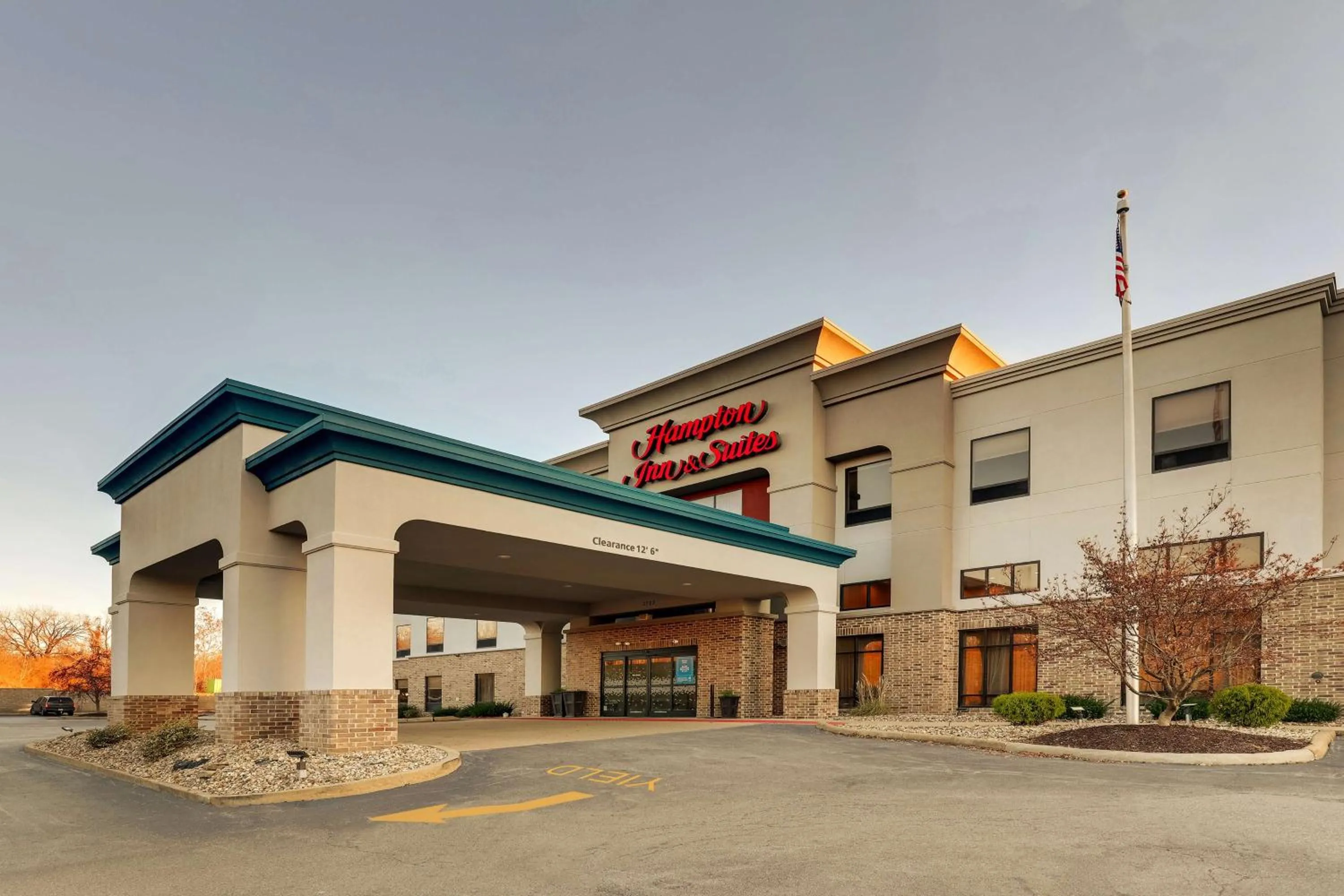 Property building in Hampton Inn & Suites St. Louis - Edwardsville