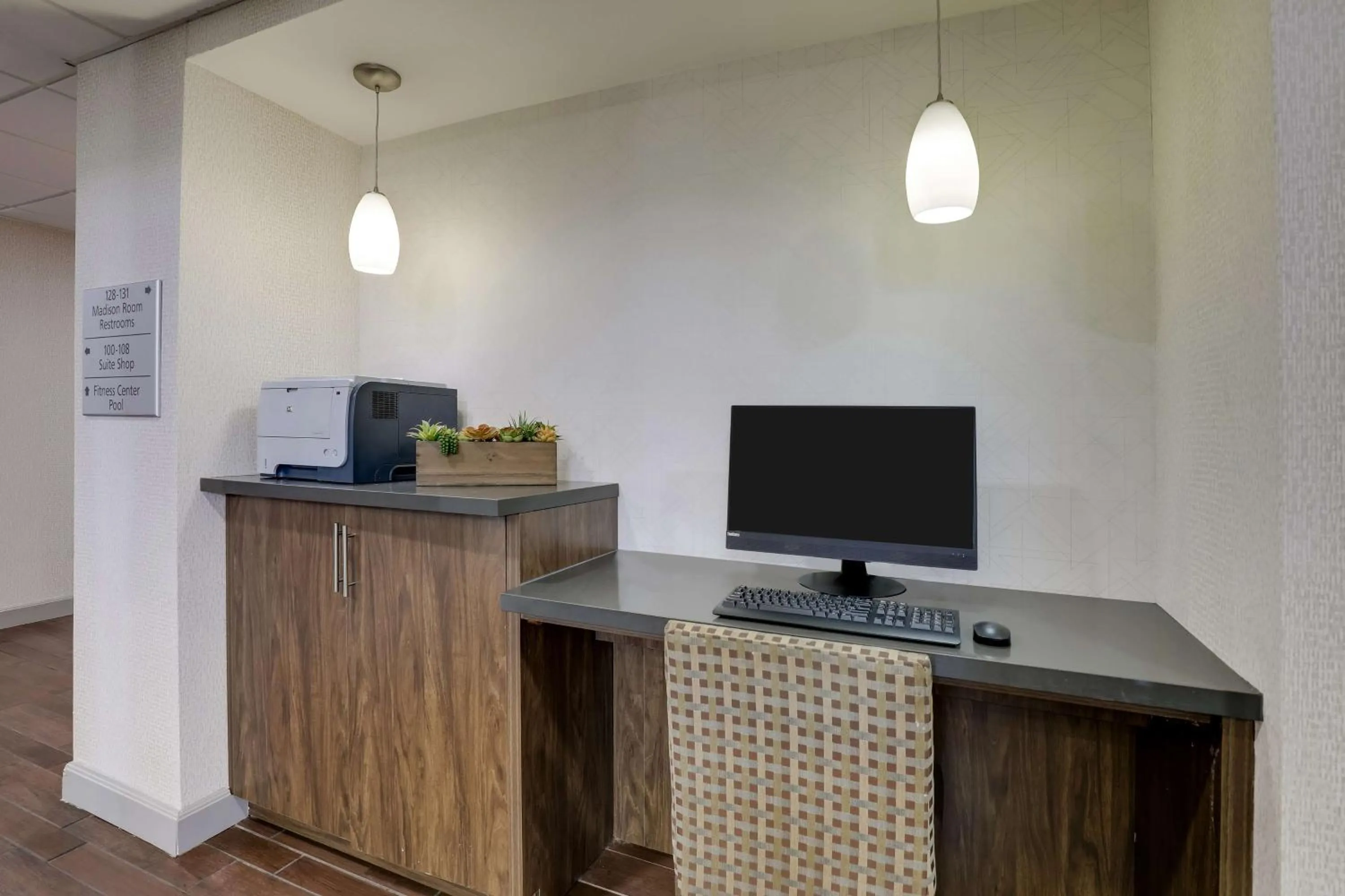 Business facilities in Hampton Inn & Suites St. Louis - Edwardsville
