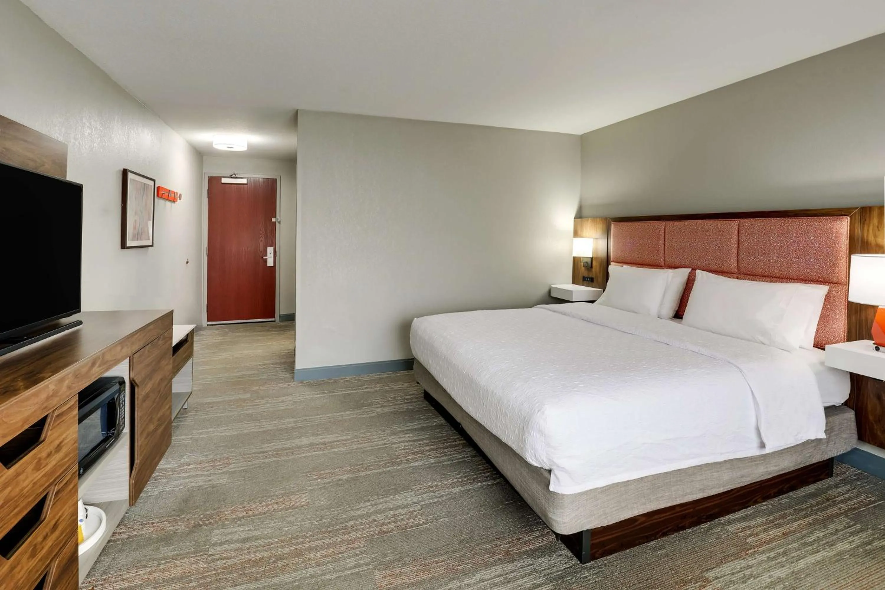 Bed in Hampton Inn & Suites St. Louis - Edwardsville
