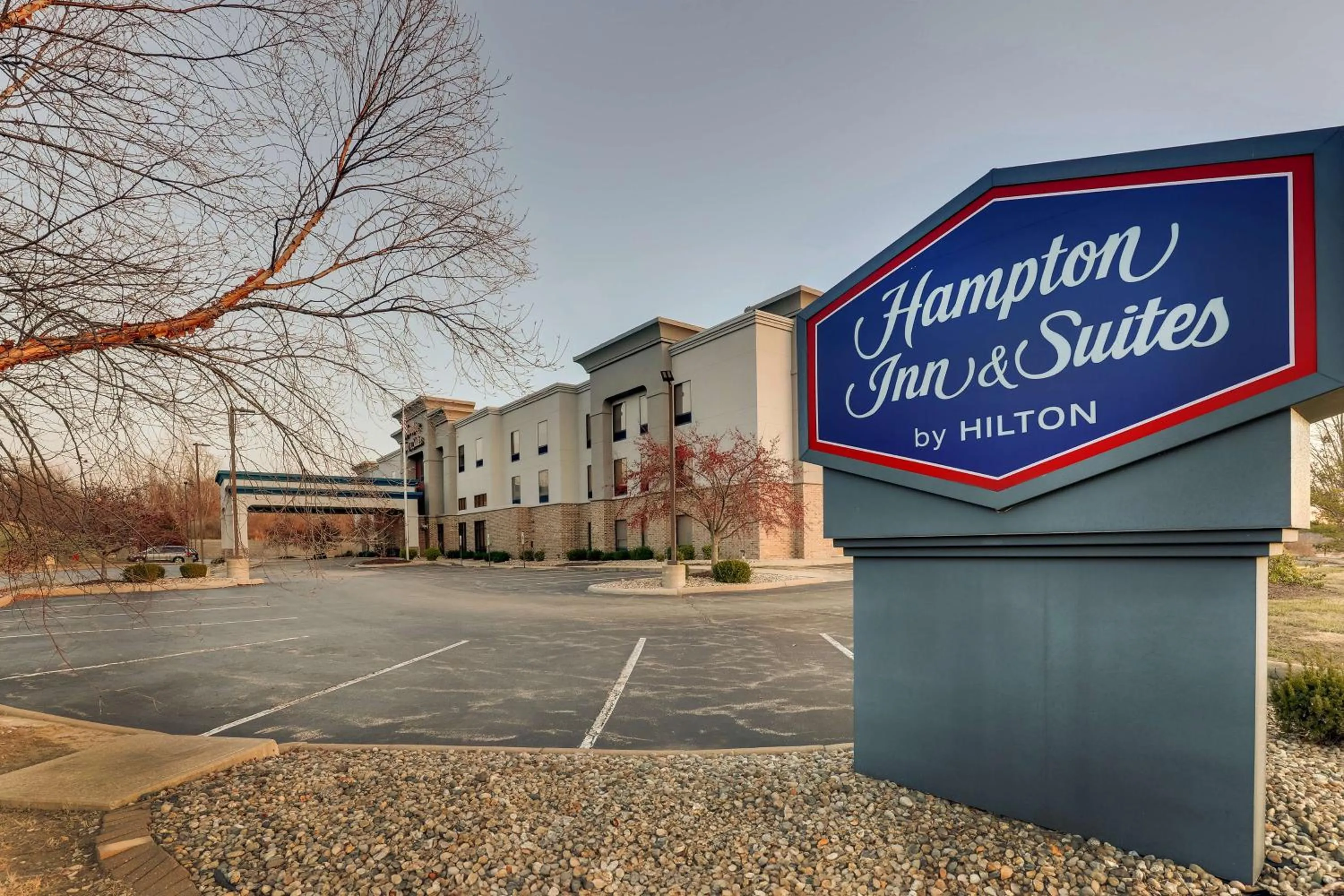 Property building in Hampton Inn & Suites St. Louis - Edwardsville
