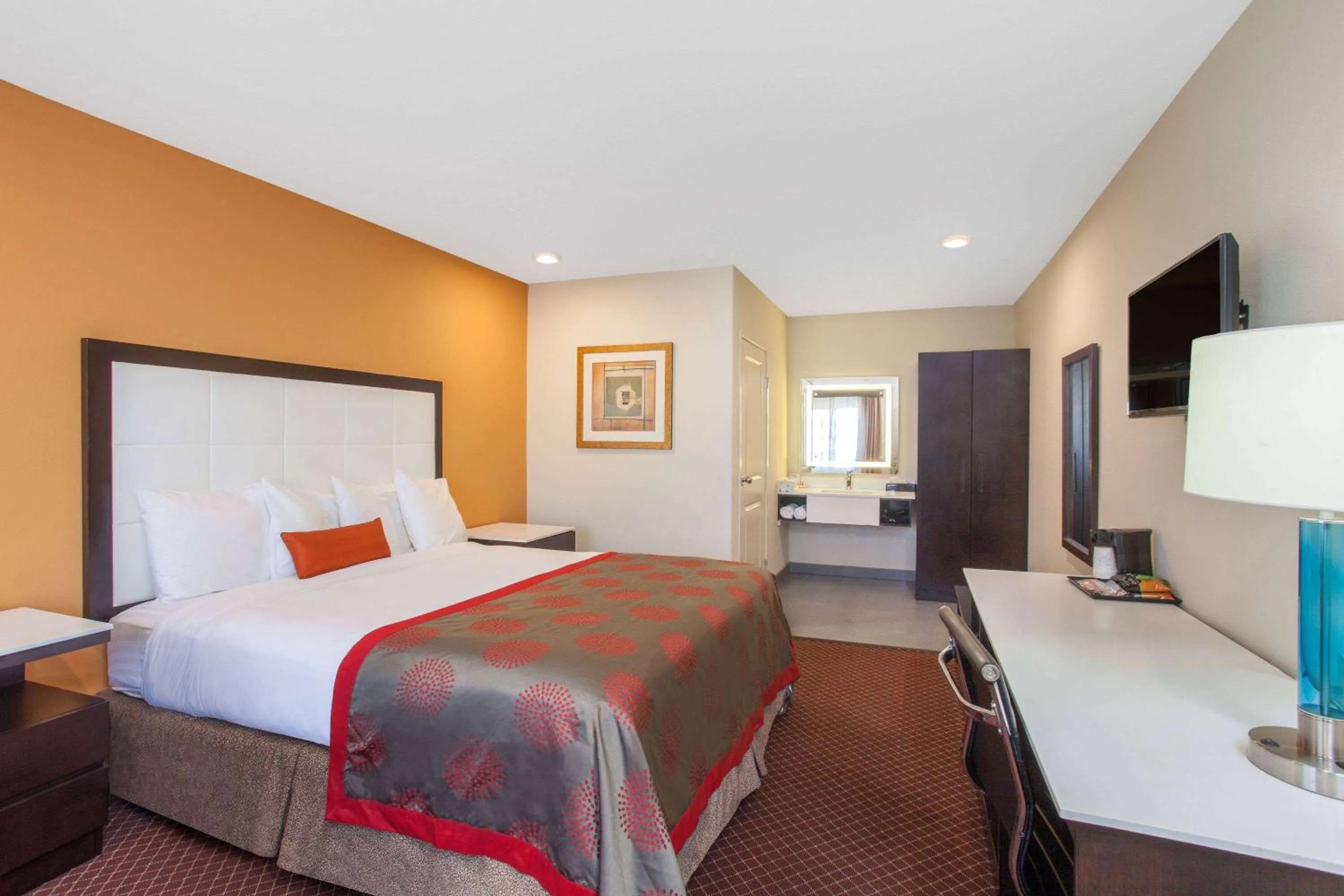 Photo of the whole room, Bed in Ramada by Wyndham Culver City