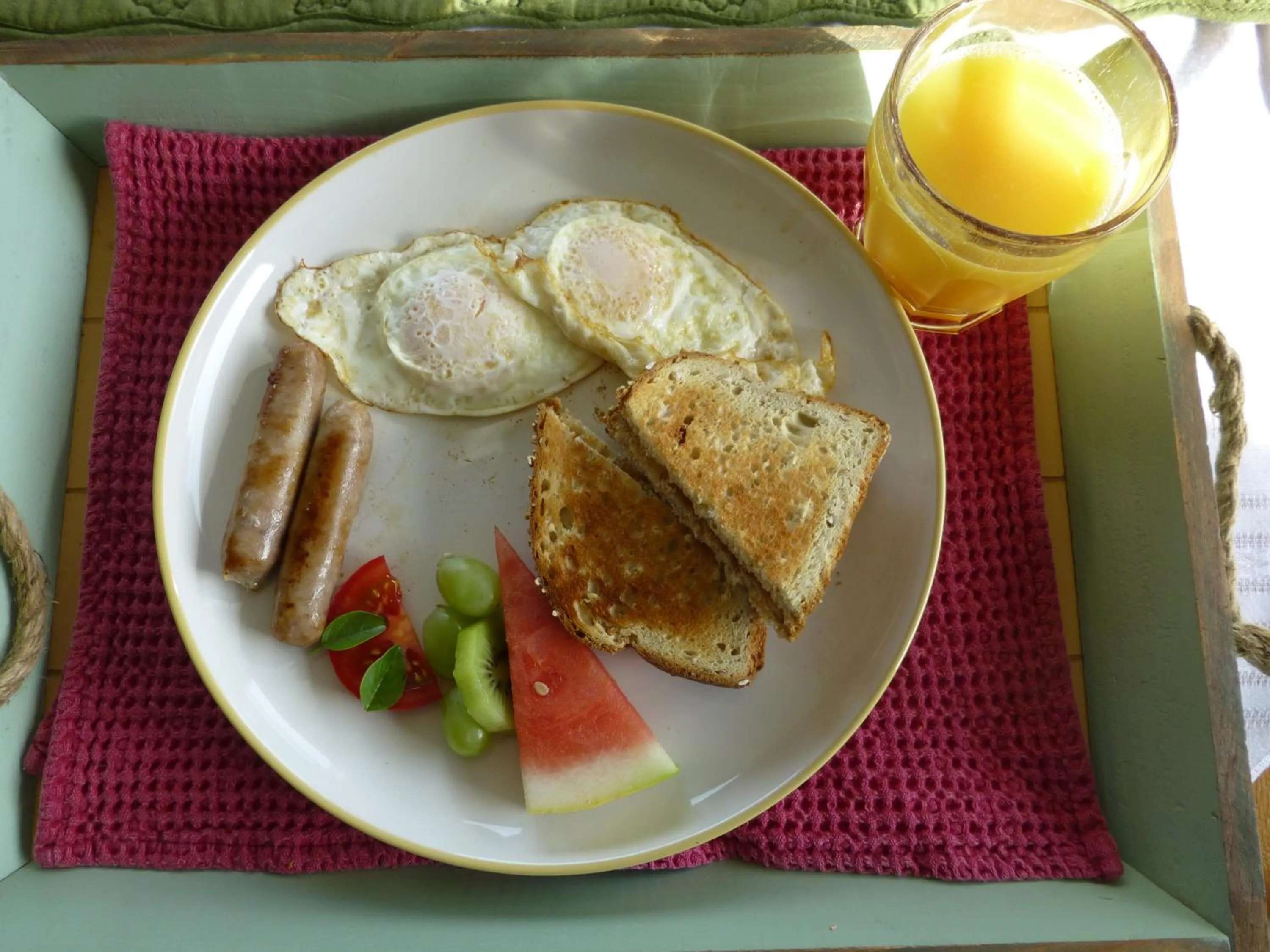 Breakfast in Overlander B&B