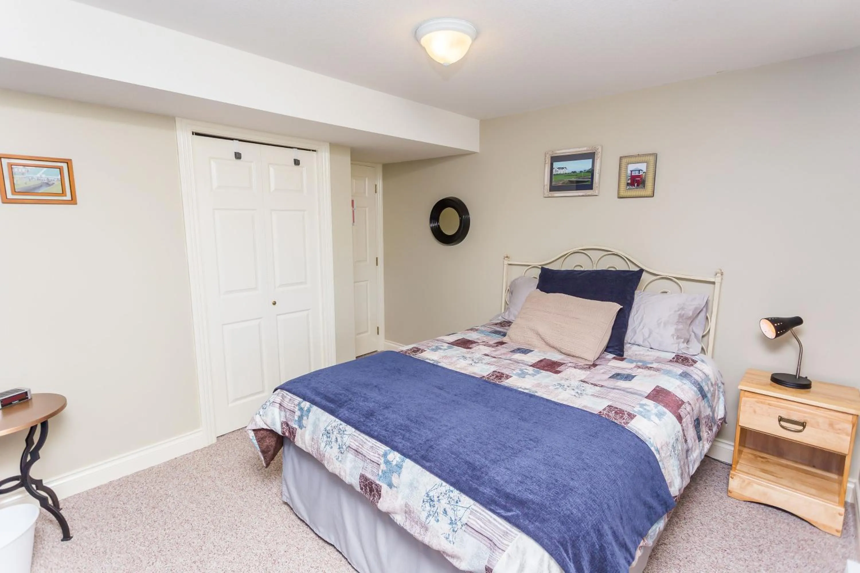 Bedroom, Bed in Overlander B&B