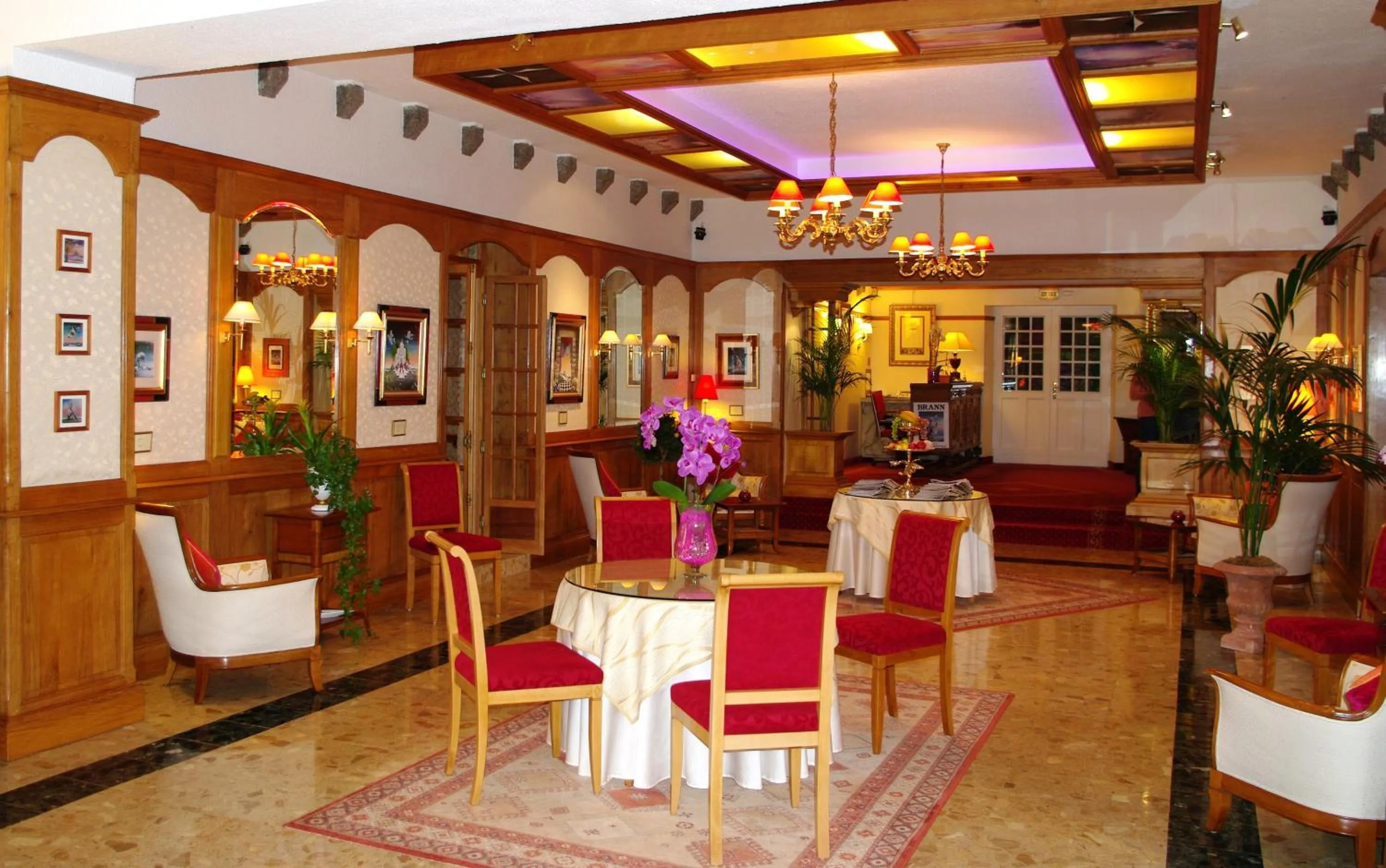 Restaurant/places to eat in Manoir De Kertalg