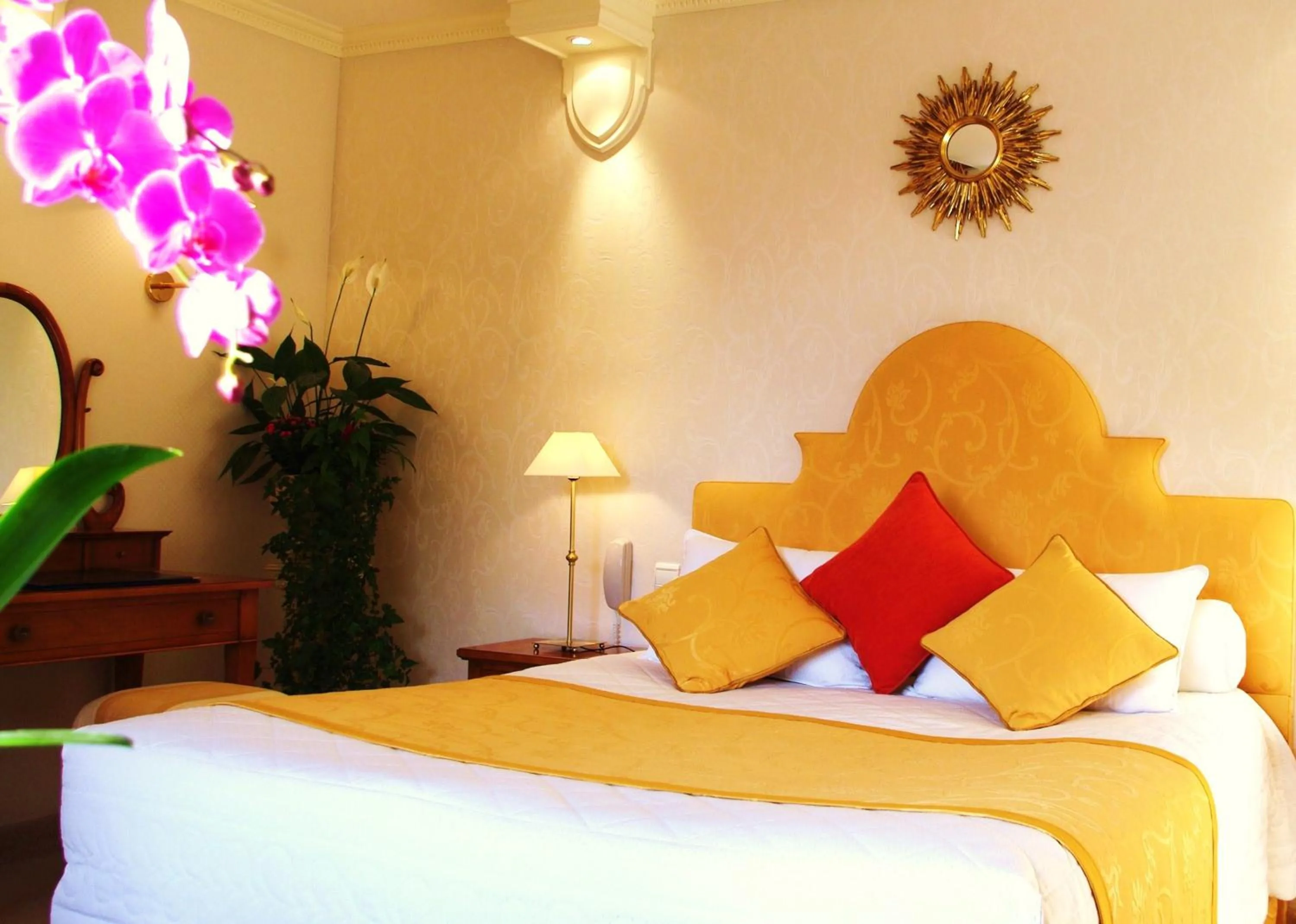 Bedroom, Bed in Manoir De Kertalg