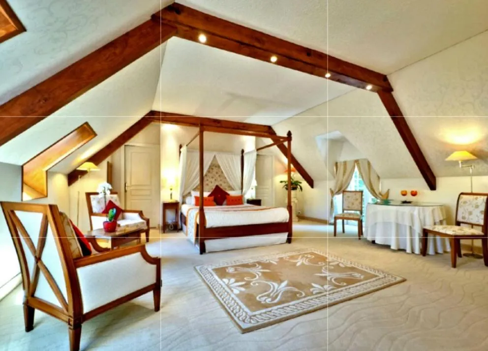 Seating area, Bed in Manoir De Kertalg