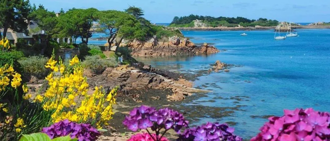Natural landscape in Manoir De Kertalg
