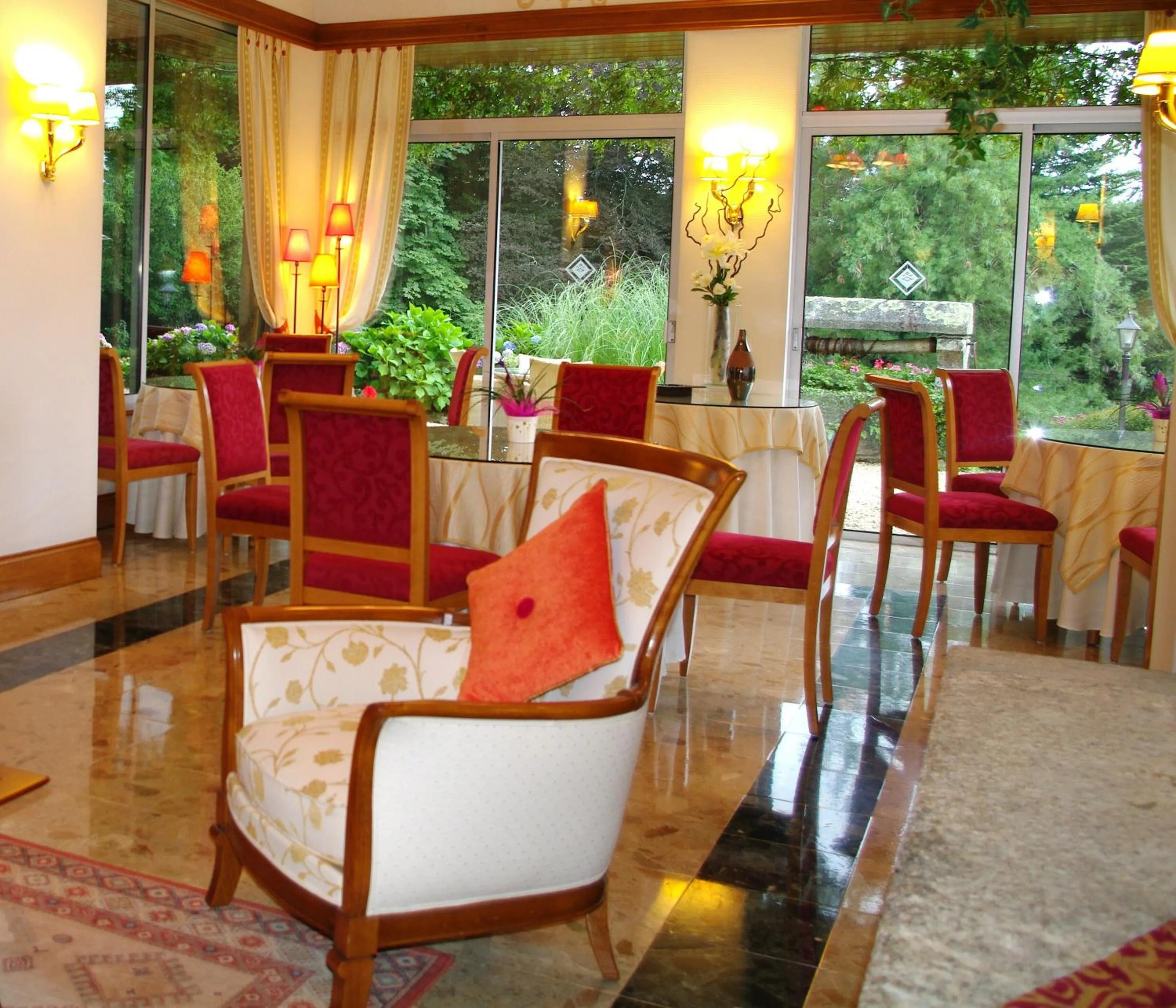 Restaurant/places to eat in Manoir De Kertalg