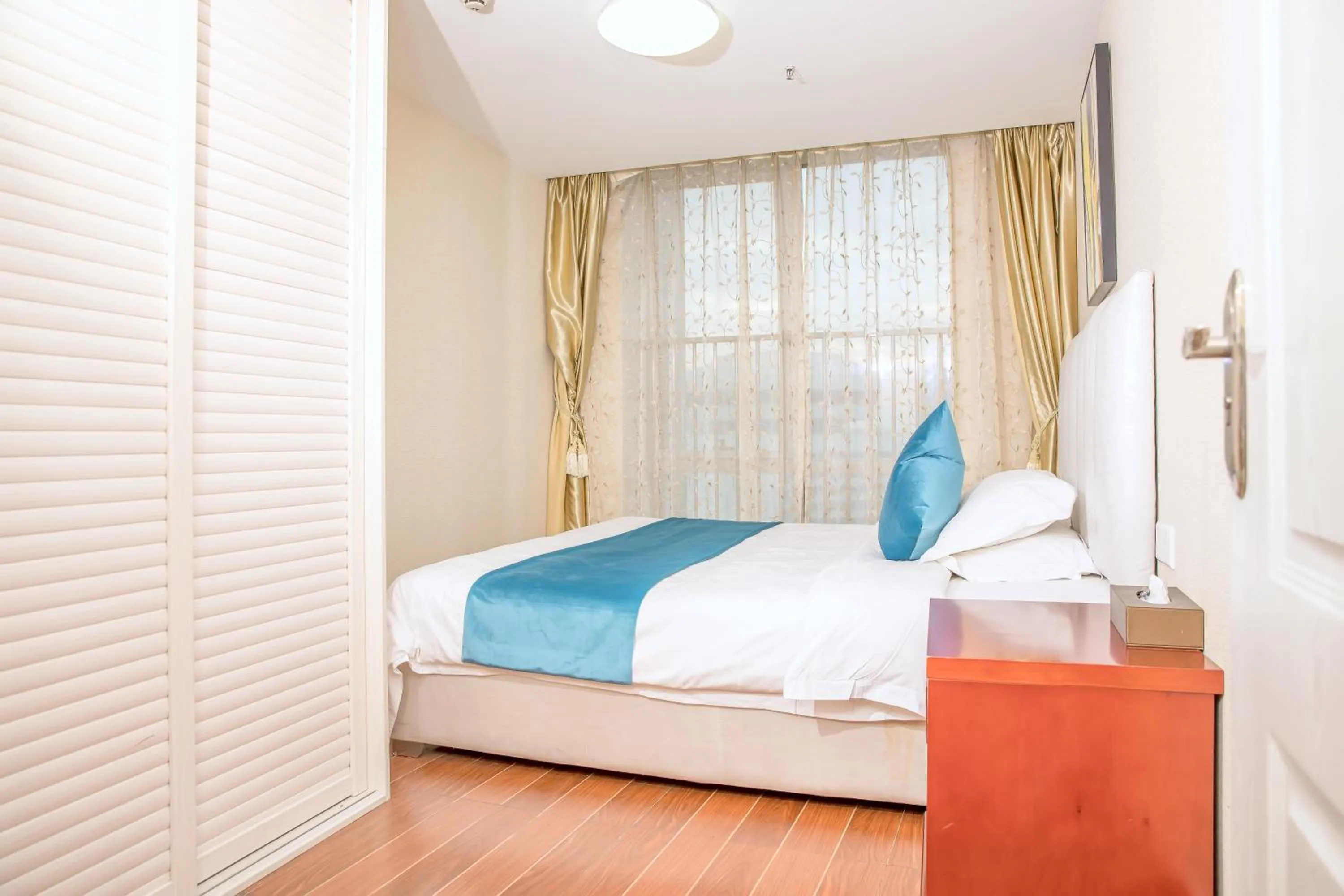 Photo of the whole room, Bed in Guangzhou Boman Apartment Zhengjia Huanshi Branch