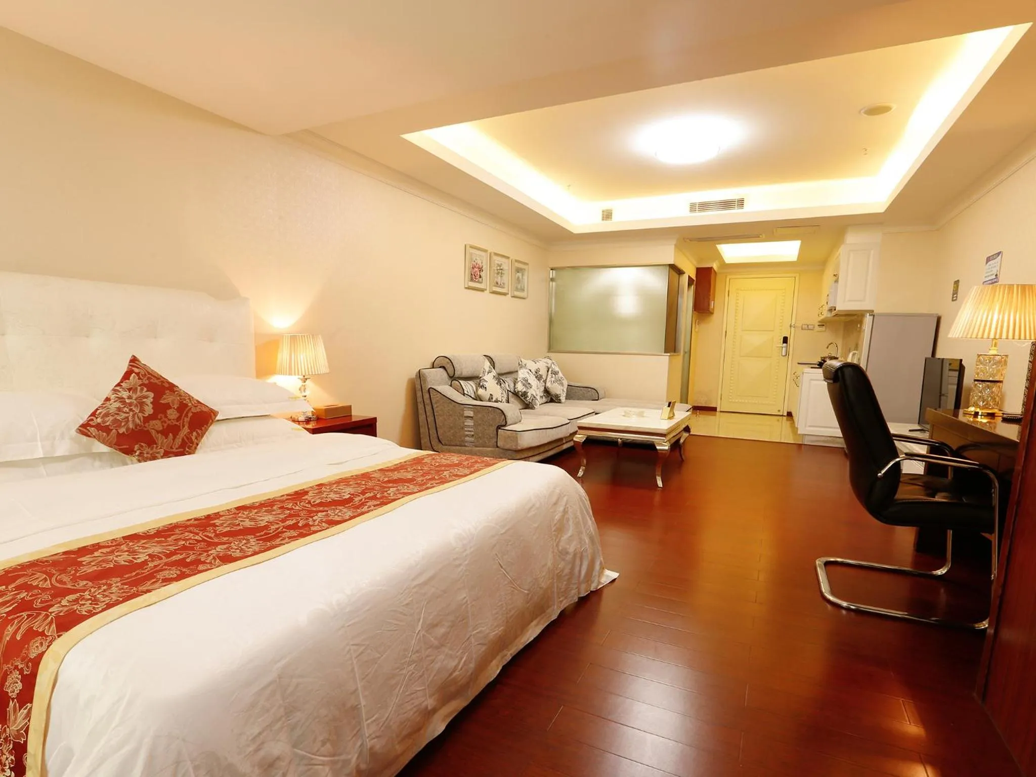 Photo of the whole room, Bed in Guangzhou Boman Apartment Zhengjia Huanshi Branch