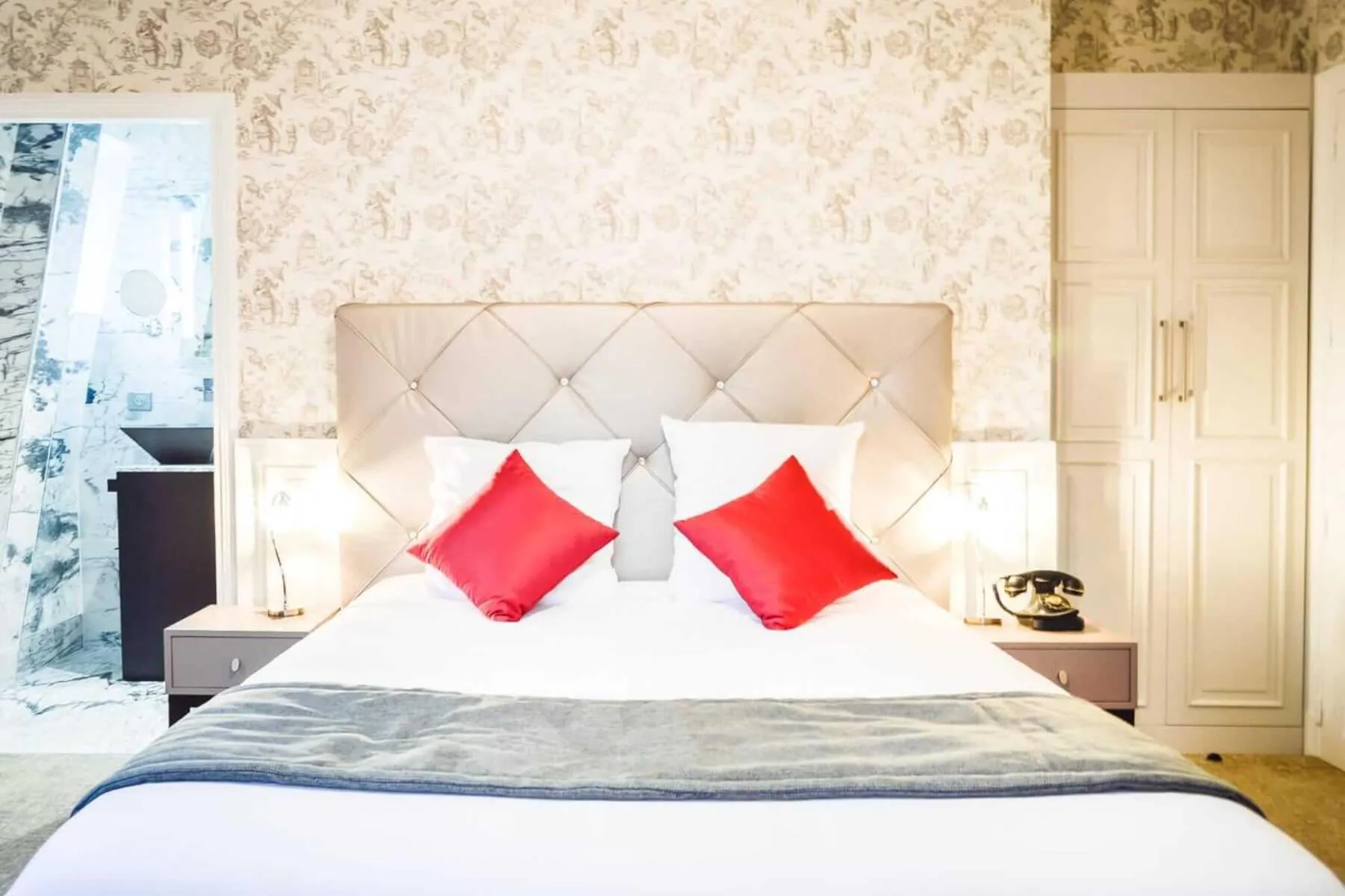 Bed in Les Jardins d'Epicure