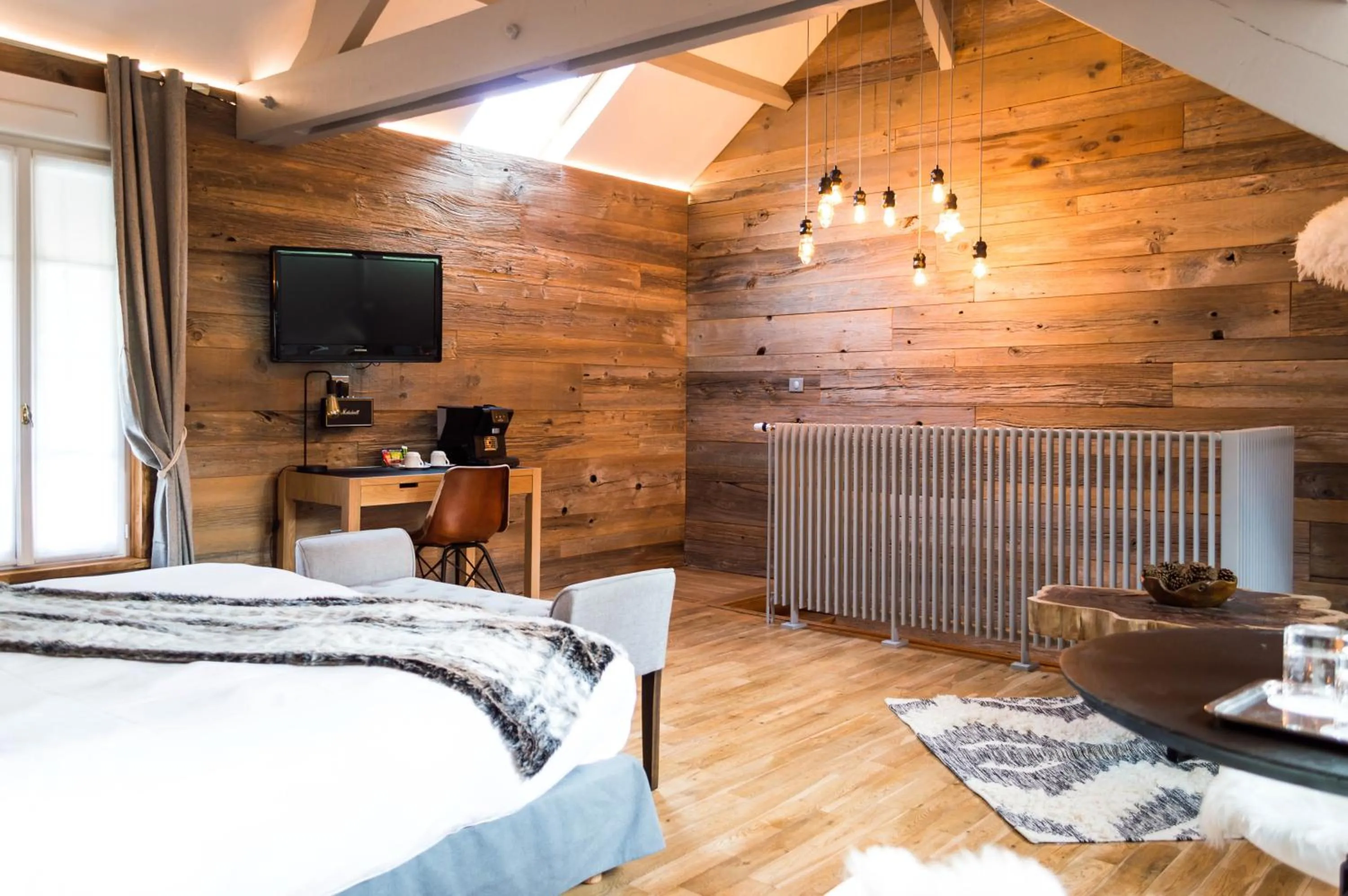 Living room, Bed in Les Jardins d'Epicure