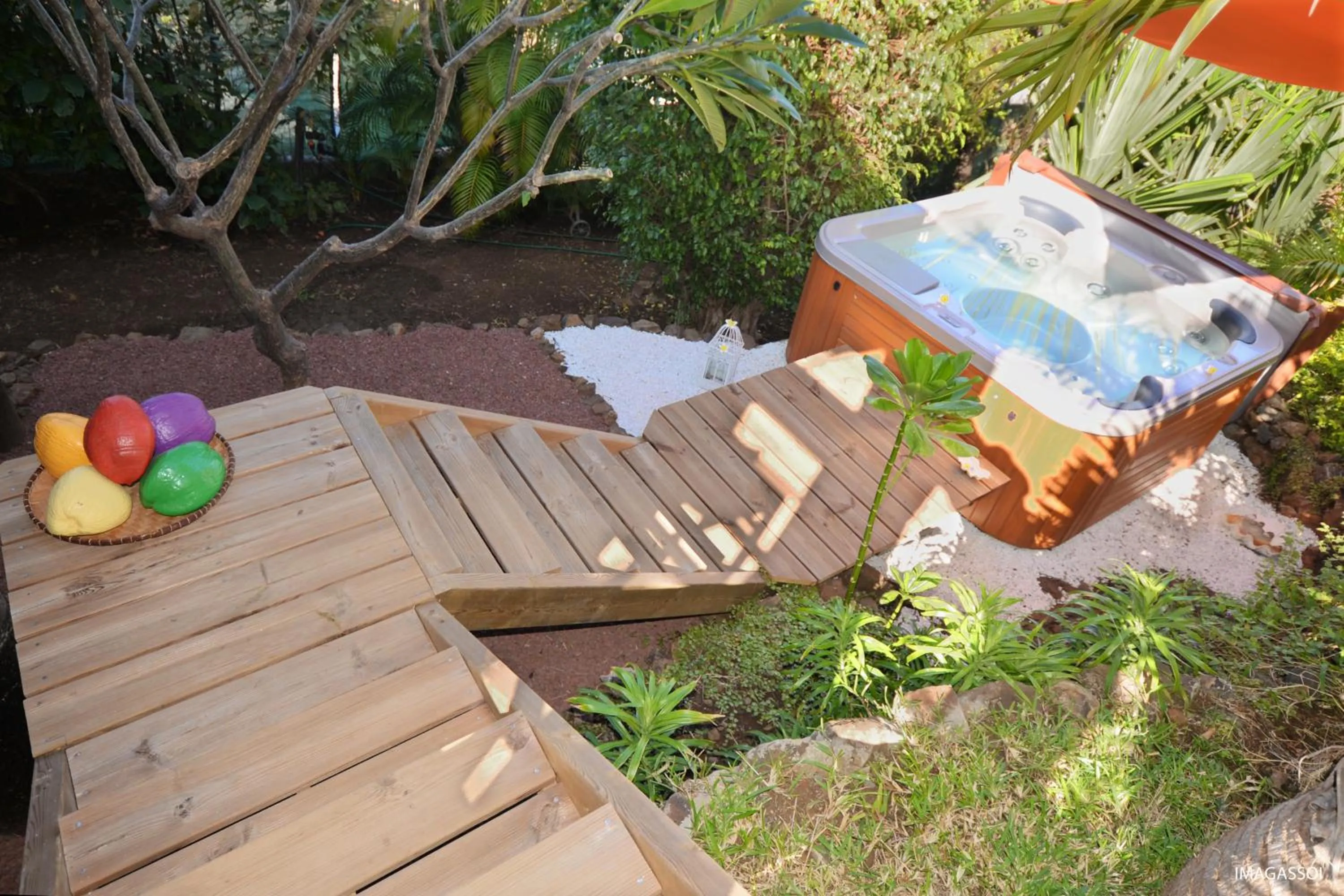 Hot Tub in Poz Lagon - chambre d'hôtes - Bungalow pour 2 personnes - Jacuzzi privatif - petit déjeuner - Vue sur le lagon